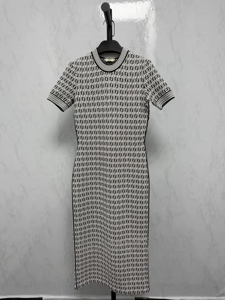 Fendi Fendi Classic black and white dress with old flower full p Size XS / US 0-2 / IT 36-38 - 1 Thumbnail