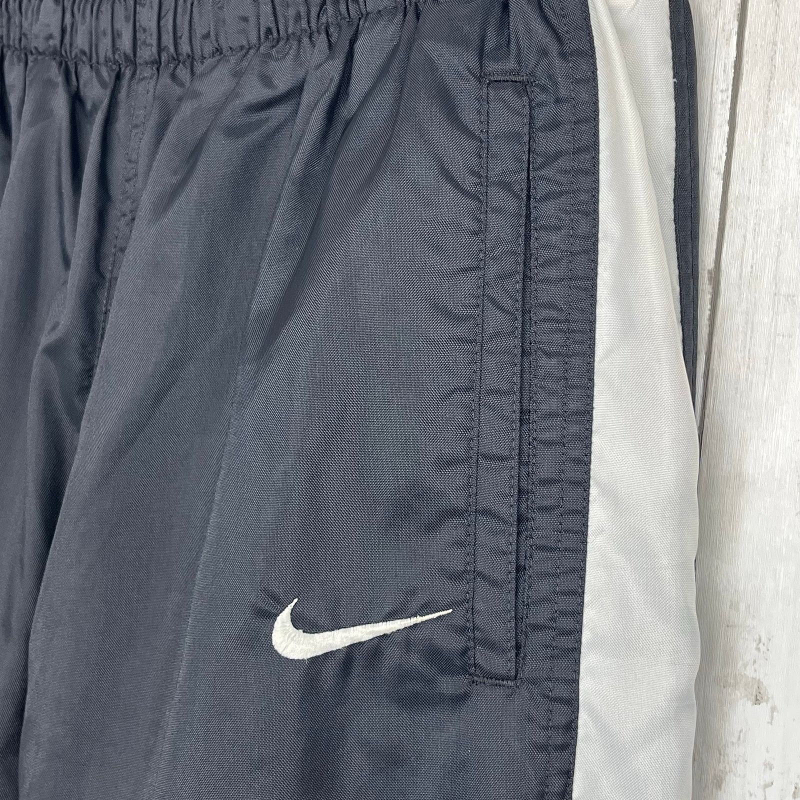 Nike Nike Vintage 90s Nylon Swish Track Pants Small Size US 27 - 6 Thumbnail