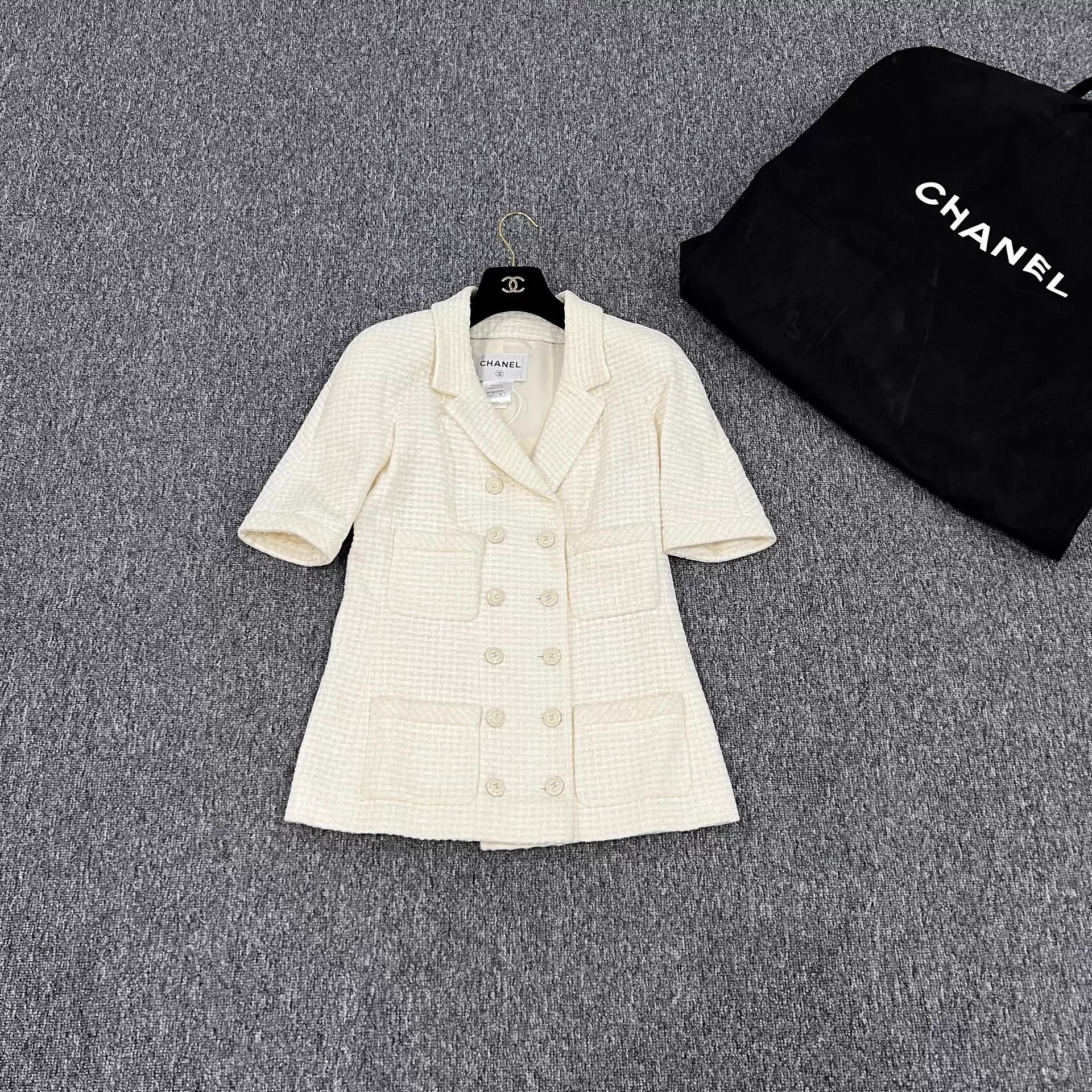 Chanel Chanel White Tweed Double-Breasted Short-Sleeve Jacket Size S / US 4 / IT 40 - 1 Thumbnail
