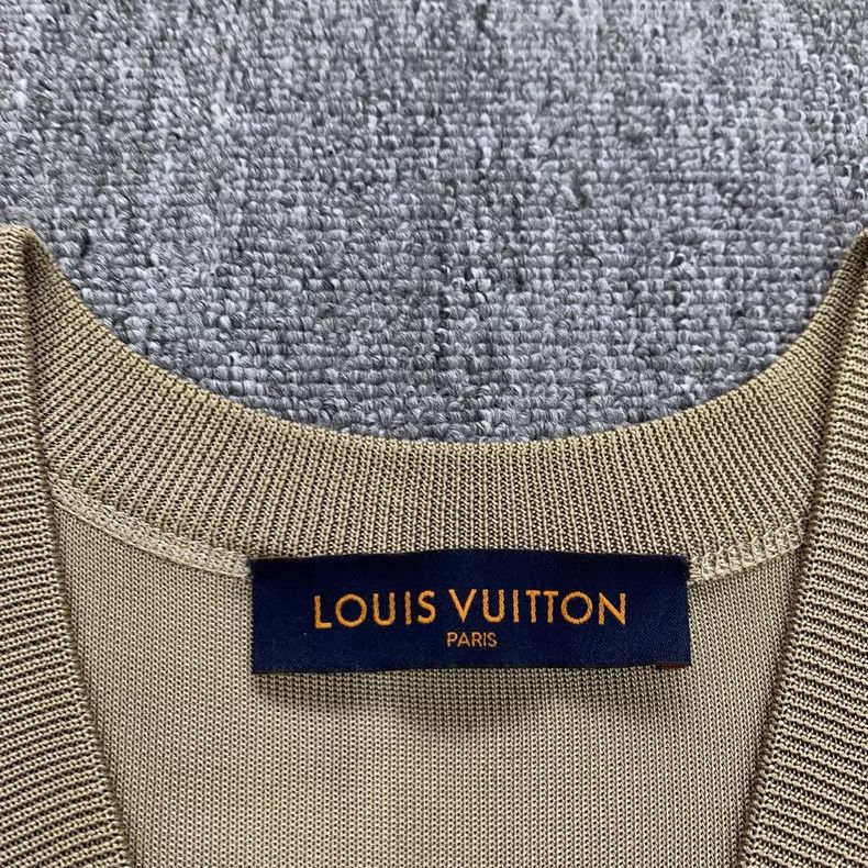 Louis Vuitton Louis Vuitton Gold Snakeskin Letter Ice Hockey Suit Short Size US XL / EU 56 / 4 - 5 Thumbnail