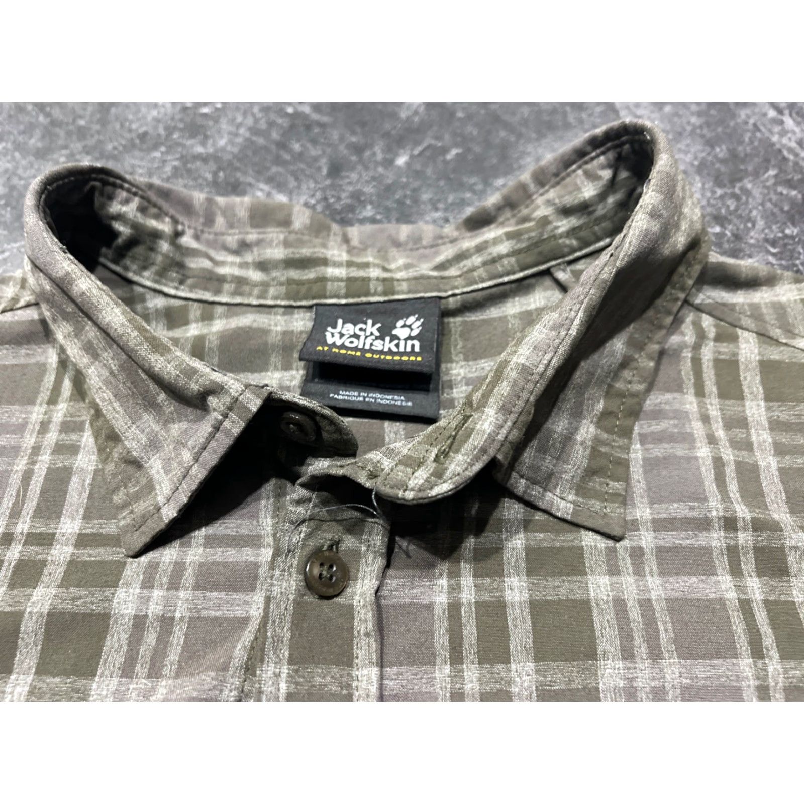 Jack Wolfskin Jack Wolfskin Shirt Button-Up Short Sleeve Men L Green Cotton UV Shield Casual Travel Workwear Pockets Classic Outdoor 40/42 Regular Size US L / EU 52-54 / 3 - 6 Thumbnail