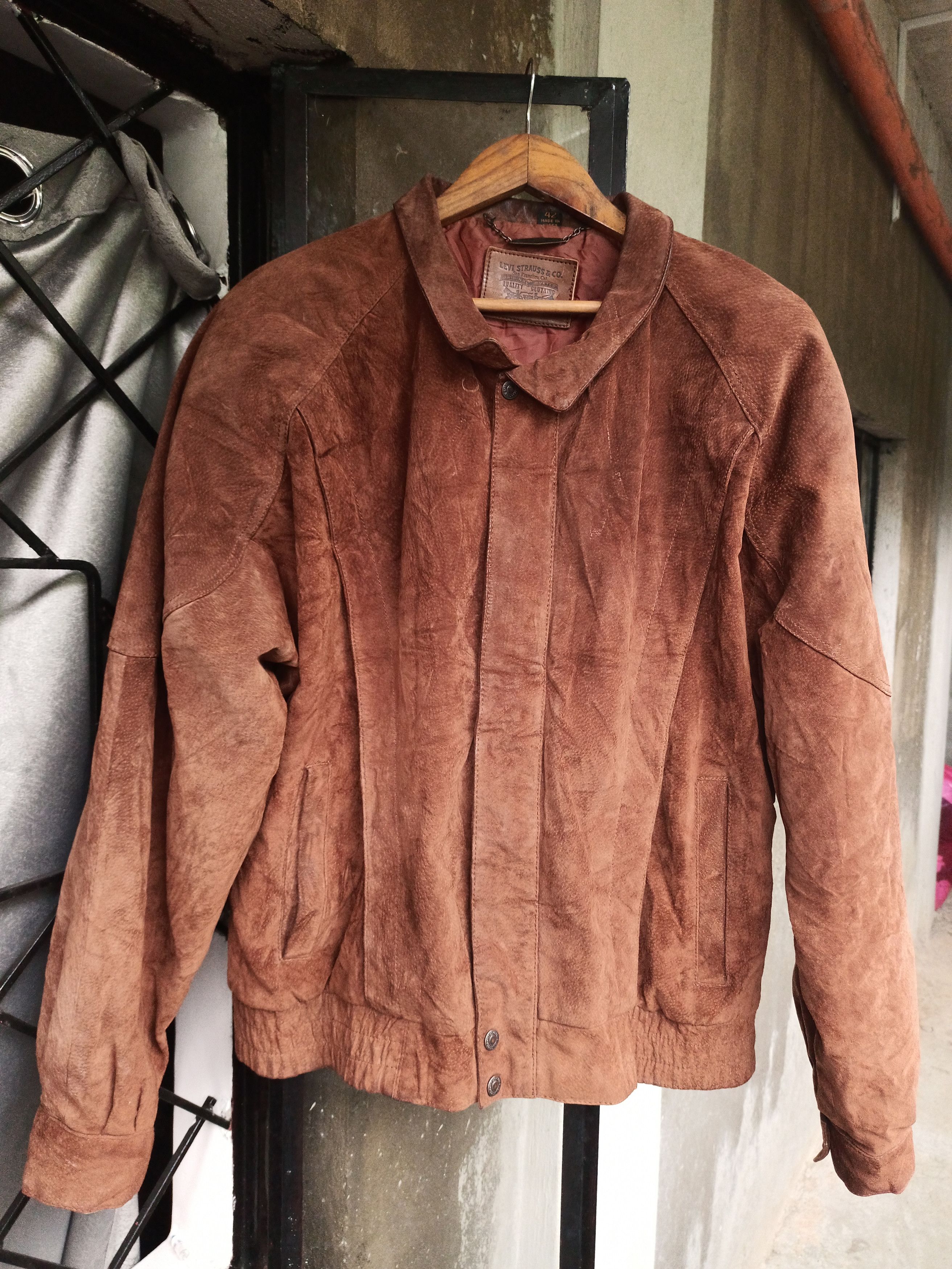 Levi's × Vintage Vintage Brown Levis Suade Leather Jacket Size US L / EU 52-54 / 3 - 1 Thumbnail
