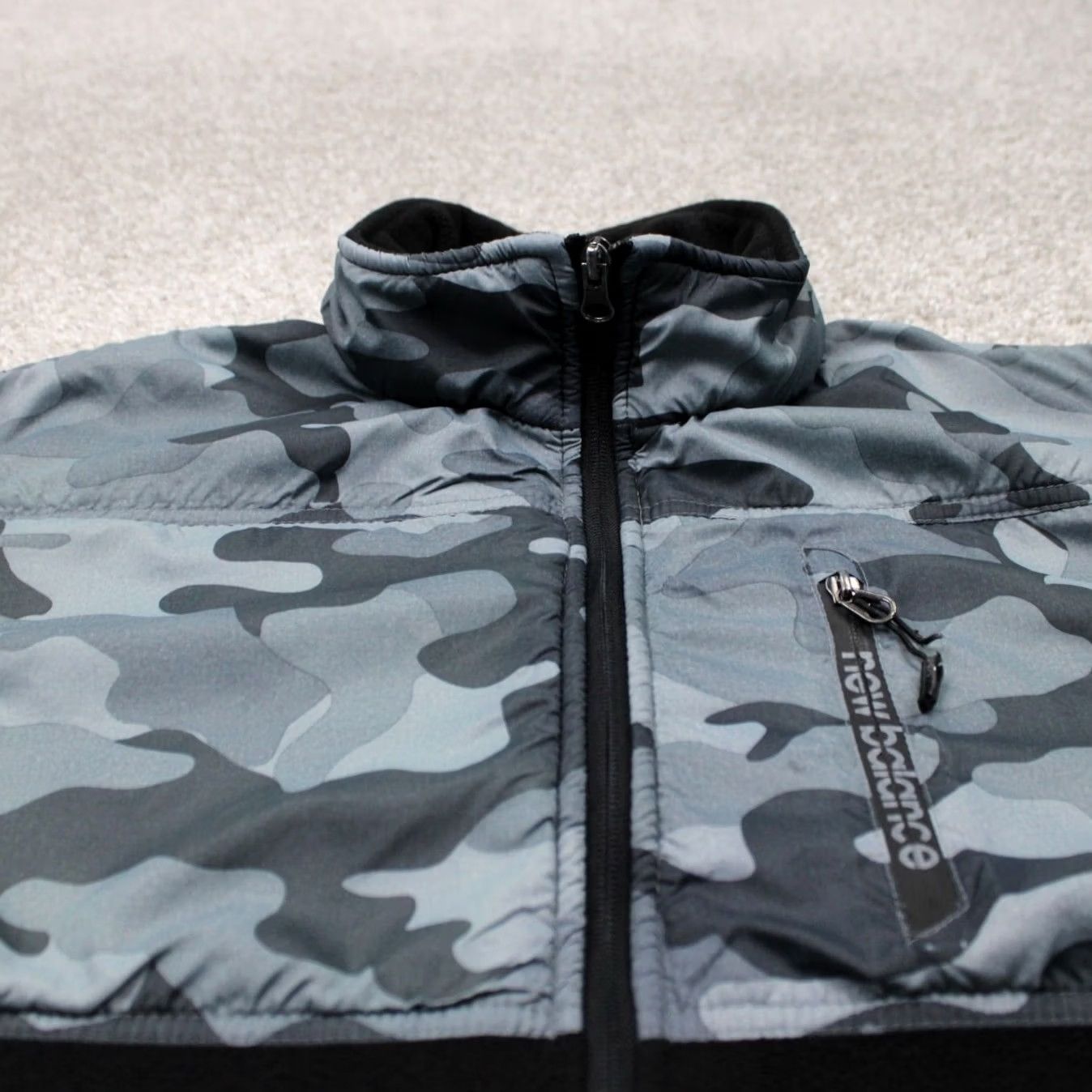 New Balance New Balance Sweatshirt Mens Large Black/Camo Full Zip L/S Polyester Fleece Size US L / EU 52-54 / 3 - 6 Thumbnail