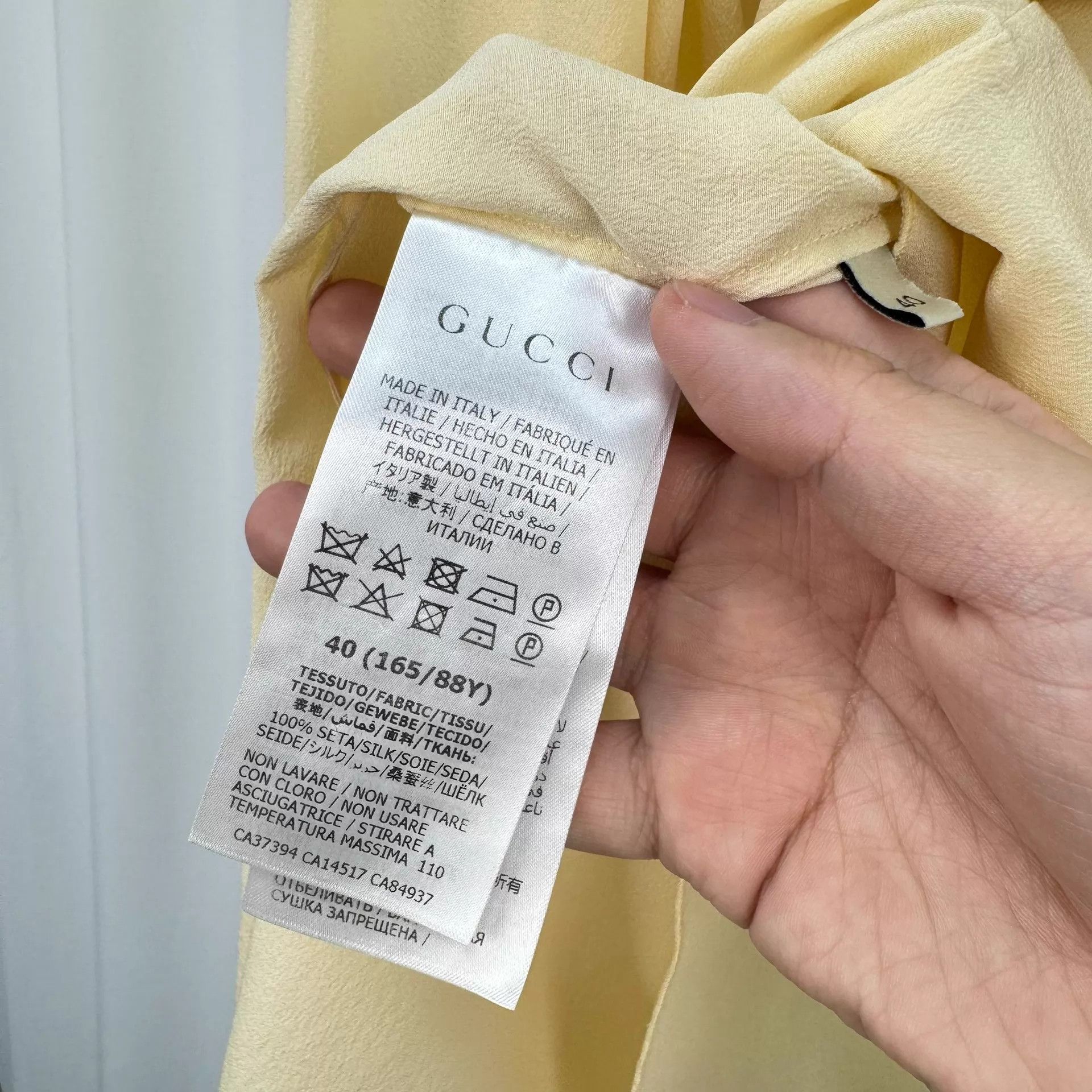 Gucci Gucci Ruffle Silk Shirt 40 99 New GG Enamel Button Size S / US 4 / IT 40 - 6 Thumbnail