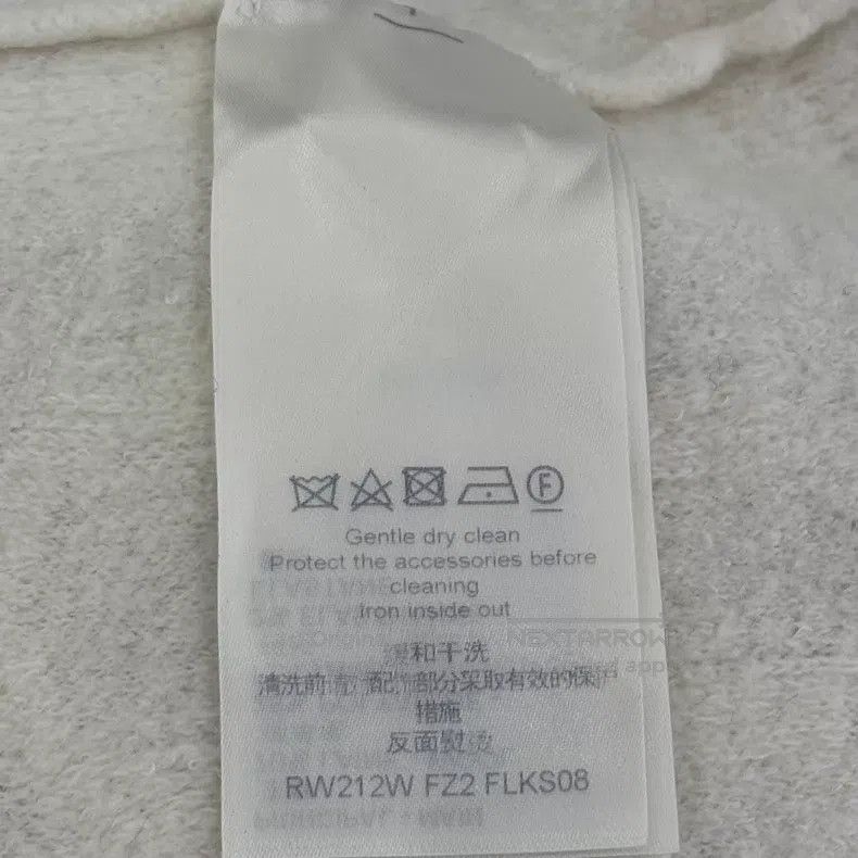 Louis Vuitton Louis Vuitton Towel fabric embossed logo short sleeve polo Size S / US 4 / IT 40 - 4 Thumbnail