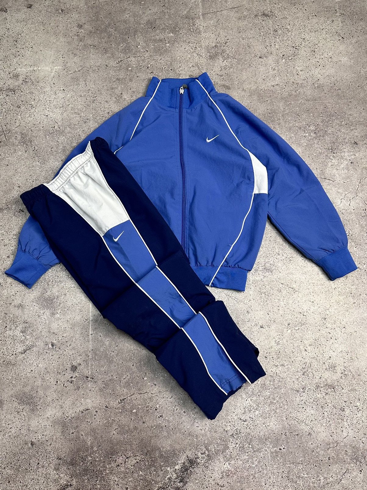 Nike Vintage Nike Track Suits kids Nylon Y2K 90s Size 10 years Size US XXS / EU 40 - 2 Thumbnail