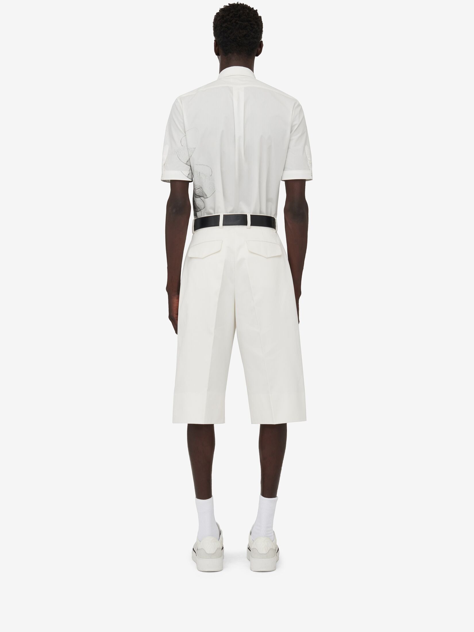Alexander McQueen o1w1db10725 Pleated Baggy Shorts in White Size US 34 / EU 50 - 4 Thumbnail