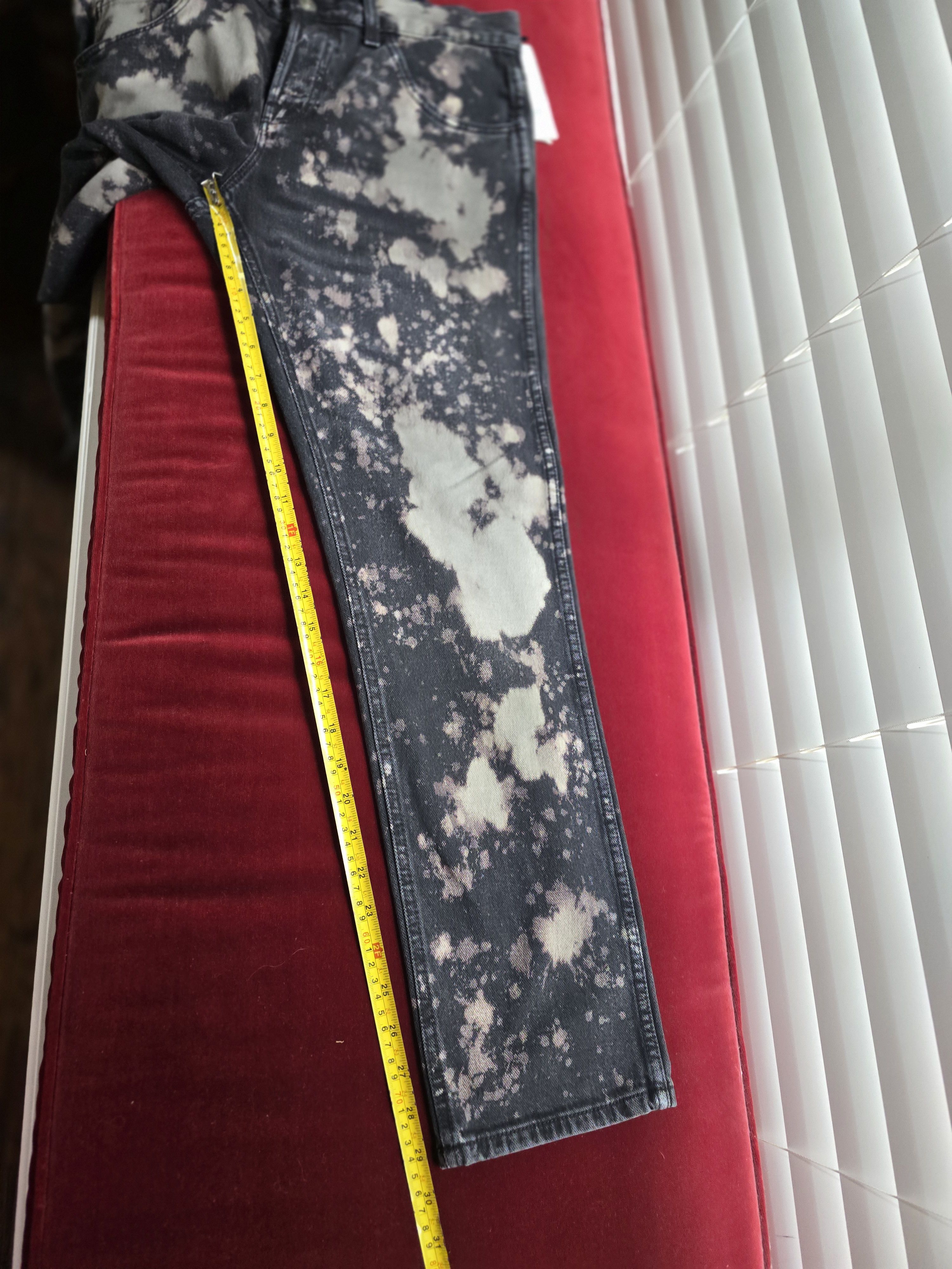 Gucci Gucci Bleached Black Denim Jeans/Beige Splatter Size 33 NWT Size US 33 - 9 Thumbnail
