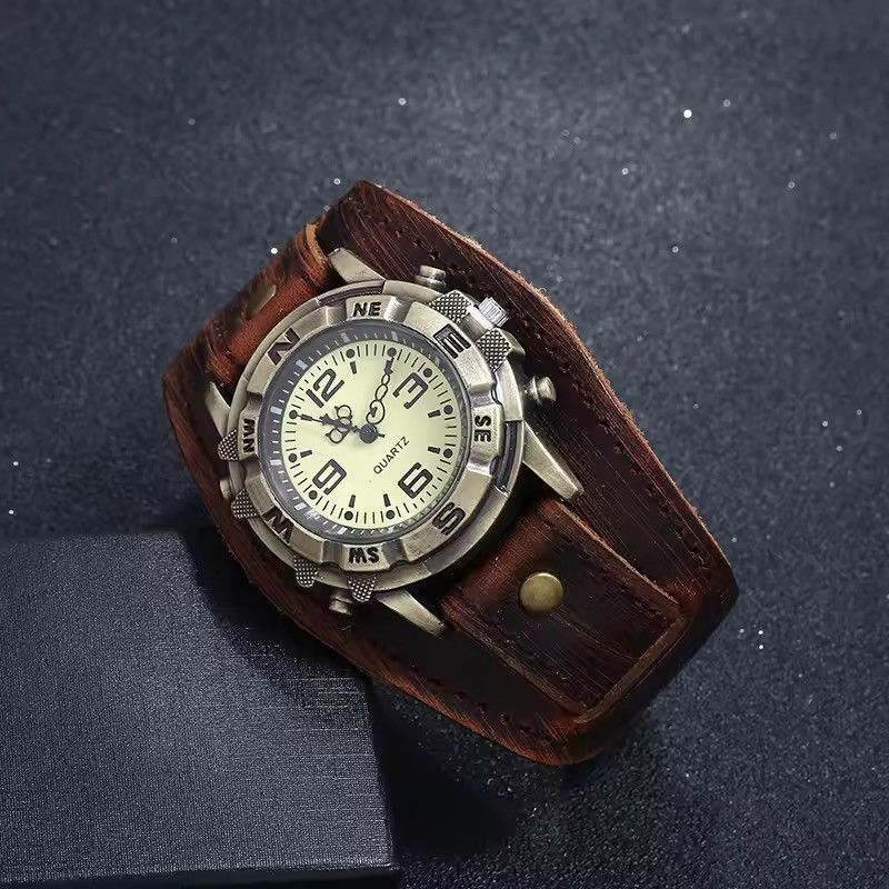 Jewelry Round Quartz Watch With Leather Band Size ONE SIZE - 1 Thumbnail