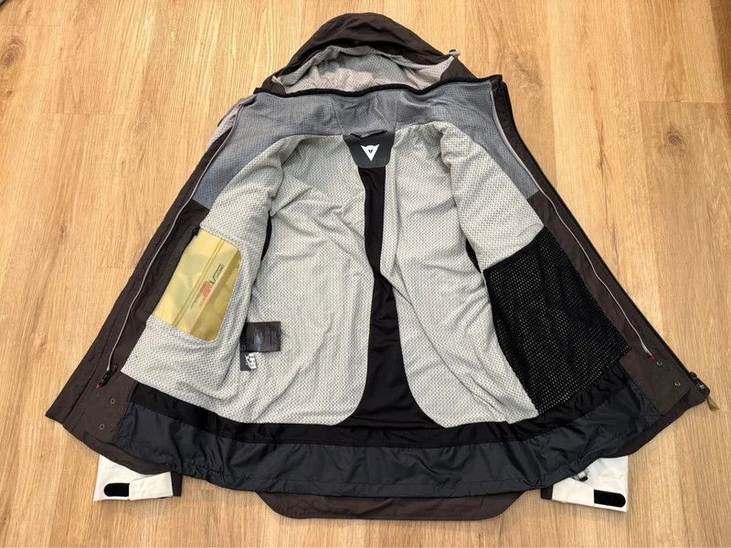 Dainese Dainese Safety Equipment D-Tec Ski Snowboard Jacket size L Size US L / EU 52-54 / 3 - 3 Thumbnail
