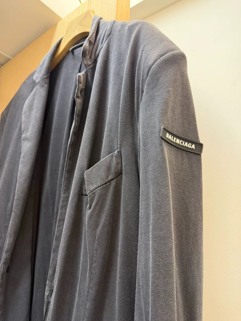 Balenciaga Balenciaga Sleeve Badge Logo Vintage Distressed Cotton Bla Size US XXS / EU 40 - 2 Thumbnail