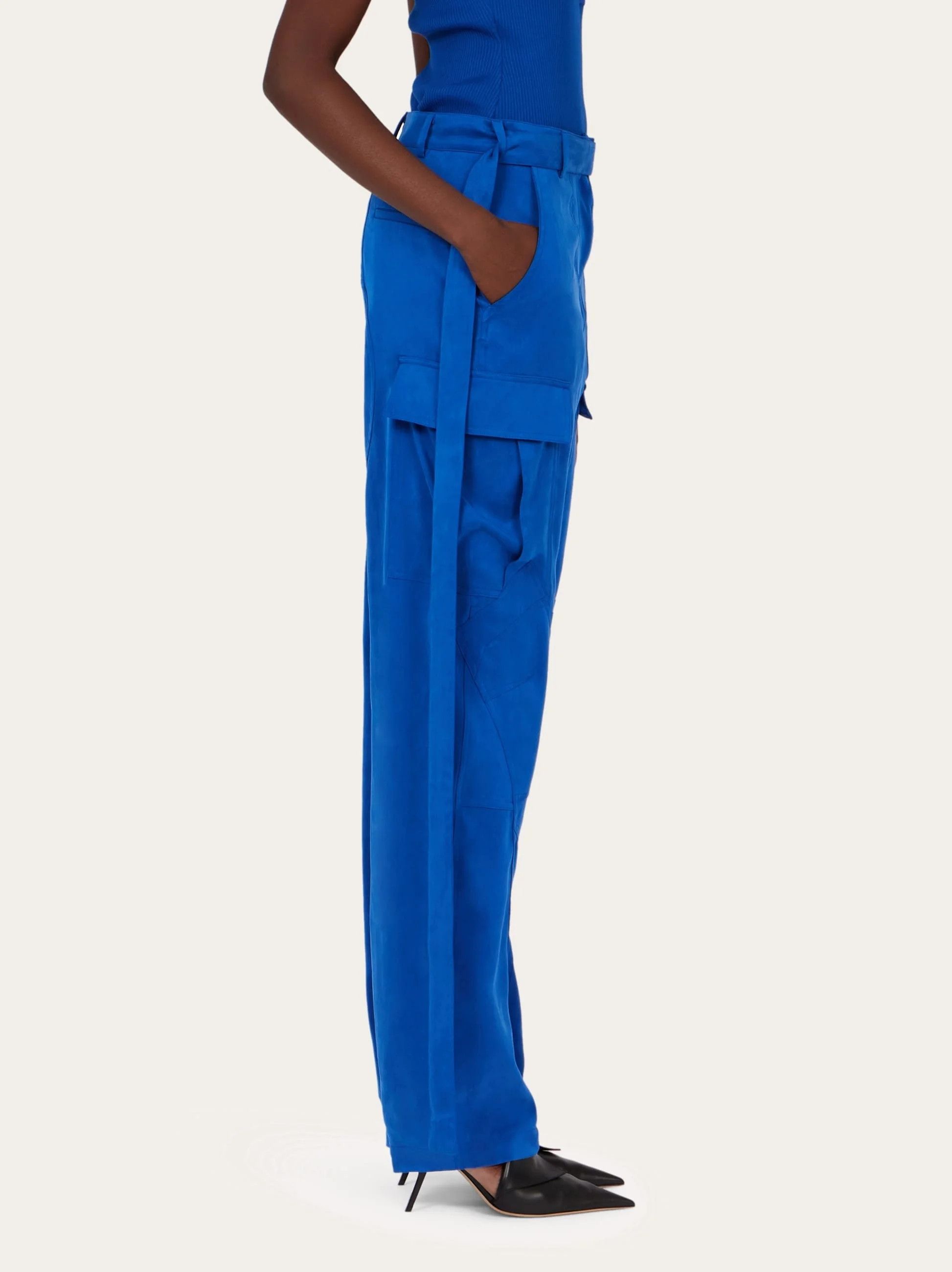 Salvatore Ferragamo o1s1rm0526 Lyocell Cargo Pant in Blue Size 27" / US 4 / IT 40 - 3 Thumbnail