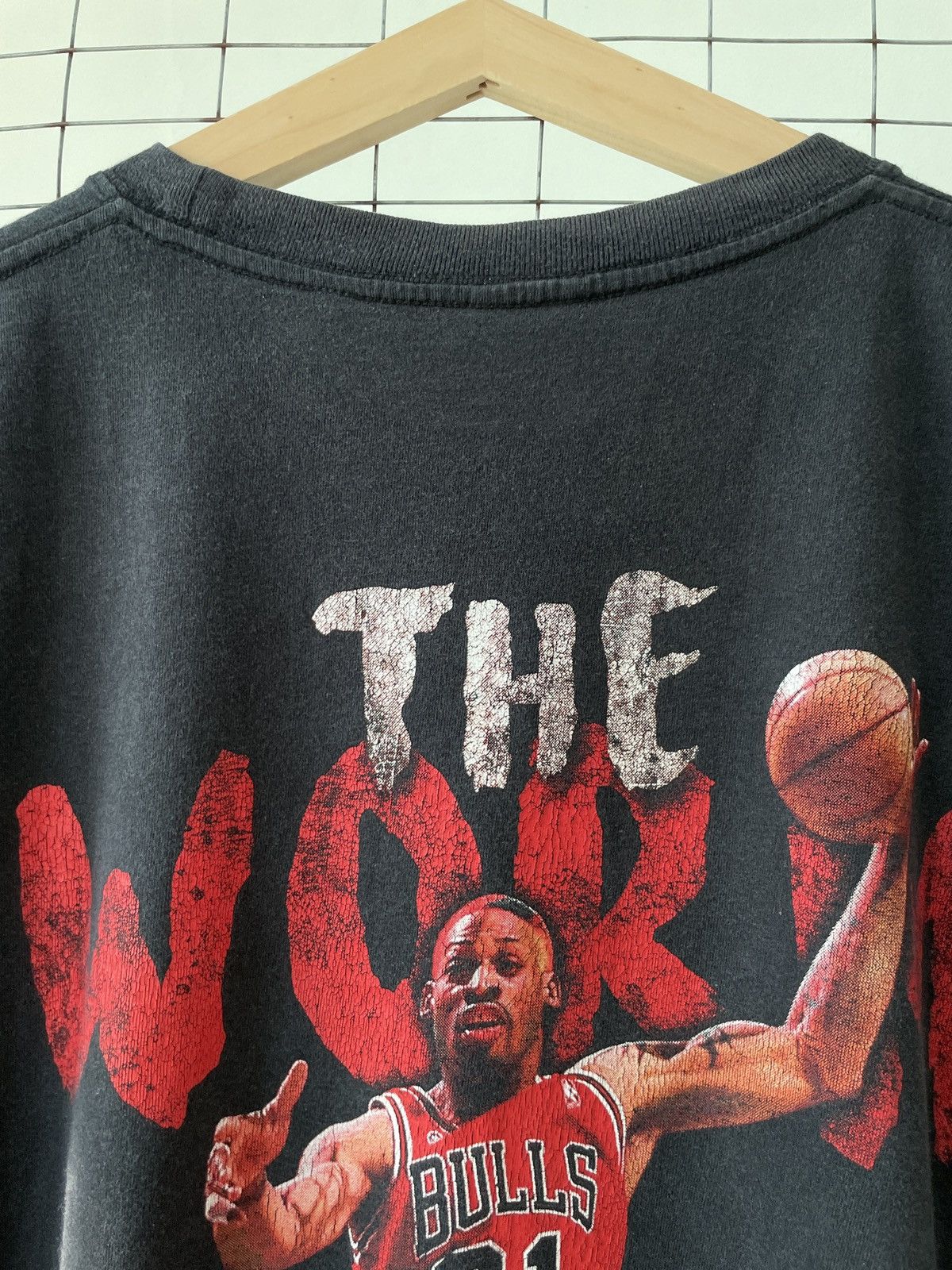 Vintage Vintage Boot Dennis Rodman 90s T-Shirt Size US L / EU 52-54 / 3 - 8 Thumbnail
