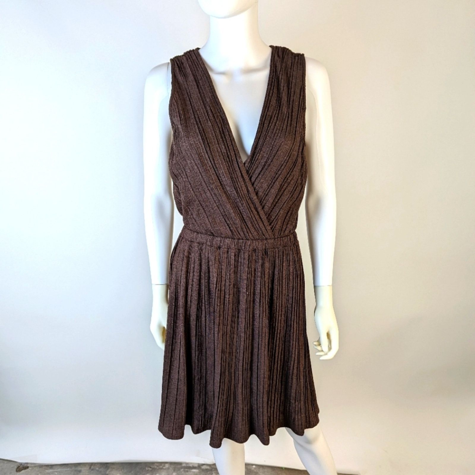 Banana Republic Banana Republic Heritage Pleated Knit Dress - Small Size S / US 4 / IT 40 - 2 Thumbnail