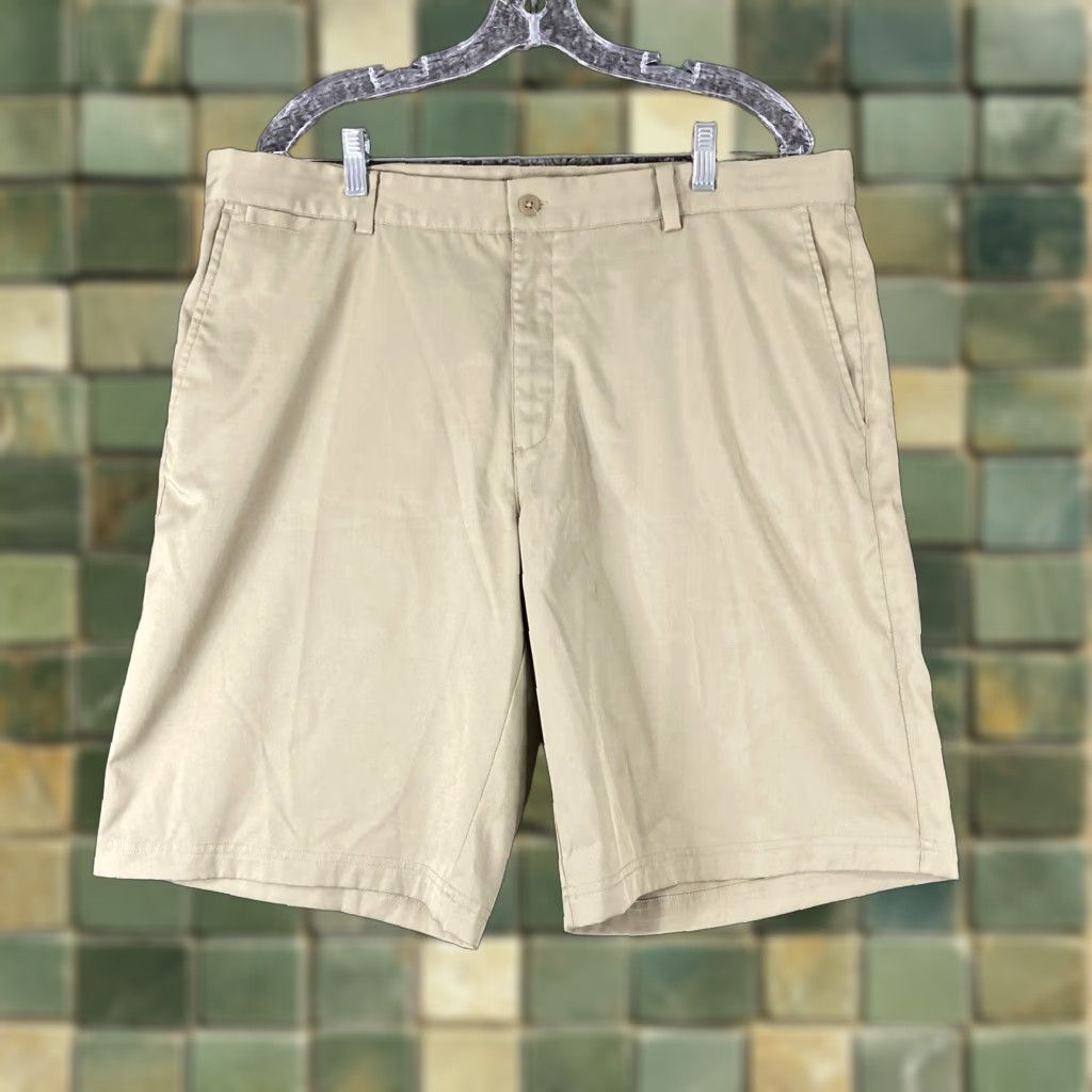 Nike Nike Golf Shorts Men 38 Beige Standard Fit Chino Mens Adult Beige 38 Size US 38 / EU 54 - 1 Thumbnail
