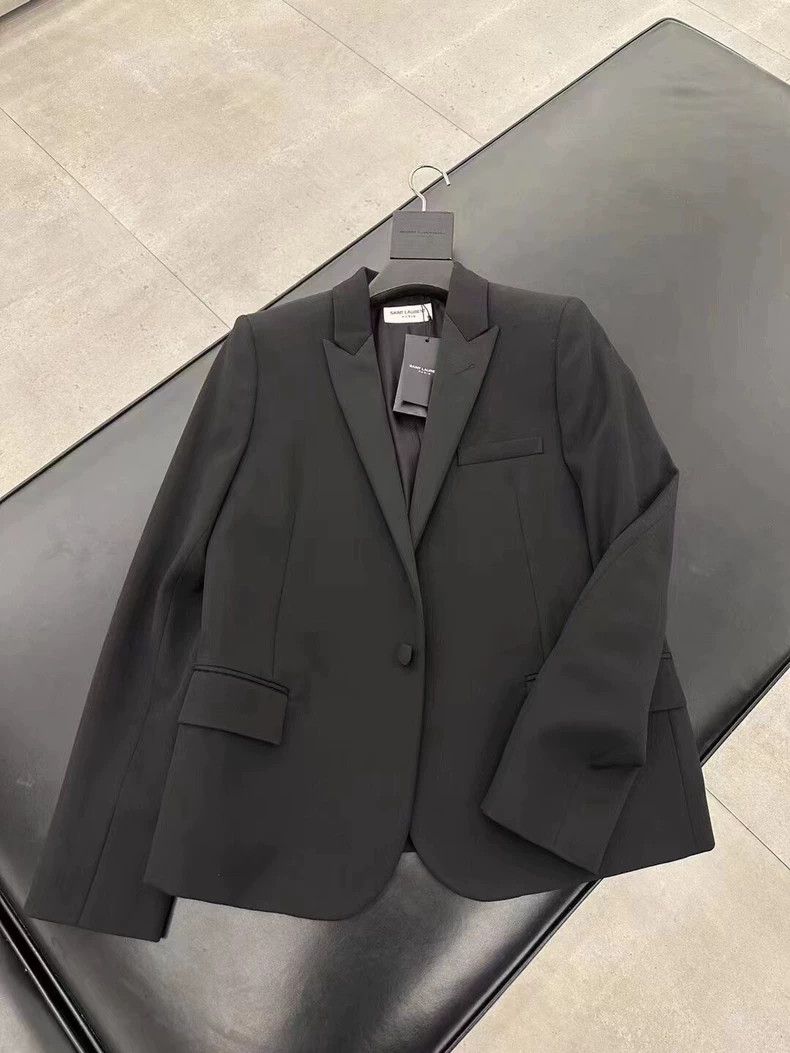 Yves Saint Laurent Saint Laurent Smoking blazer 2503-Nextarrow Size XS / US 0-2 / IT 36-38 - 1 Thumbnail