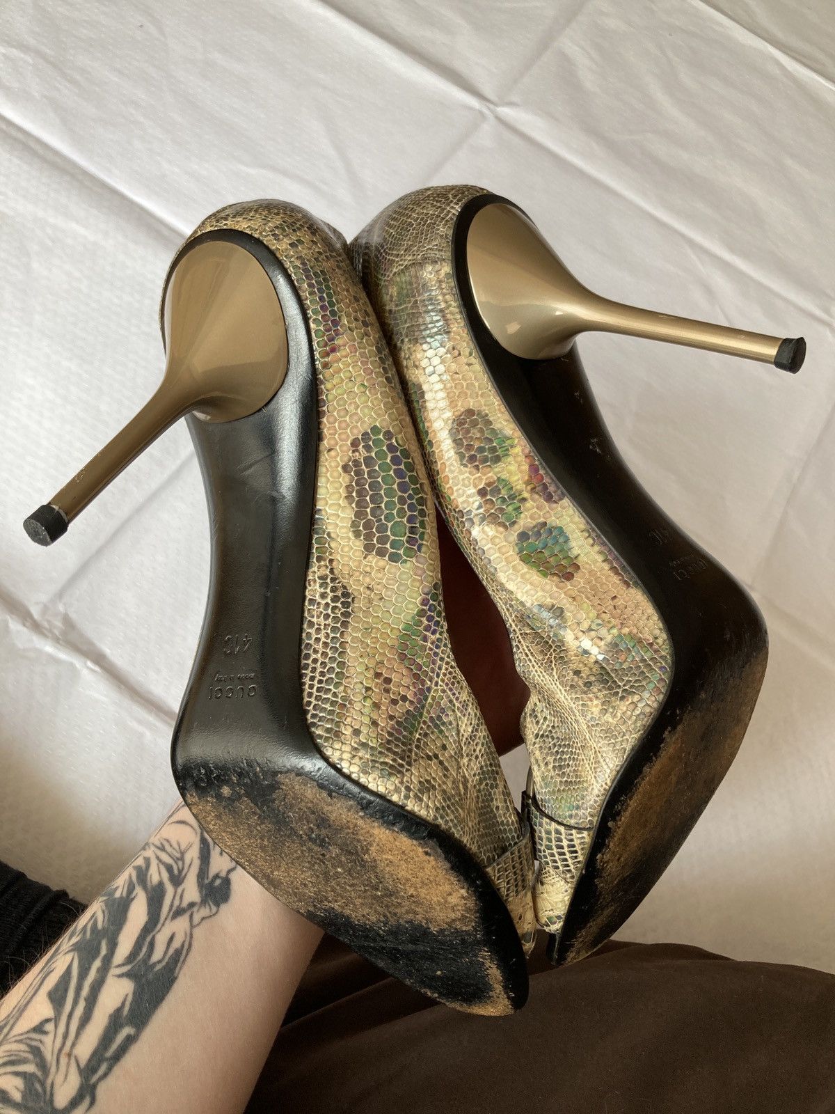 Gucci Gucci gold gold exotic leather Vintage Heels Size US 9.5 / IT 39.5 - 2 Thumbnail