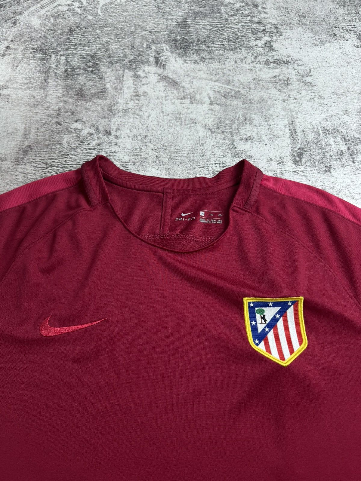 Nike Atletico Madrid Training Home 2016 2017 Red Nike Soccer Football Shirt Jersey Size US XXL / EU 58 / 5 - 6 Thumbnail