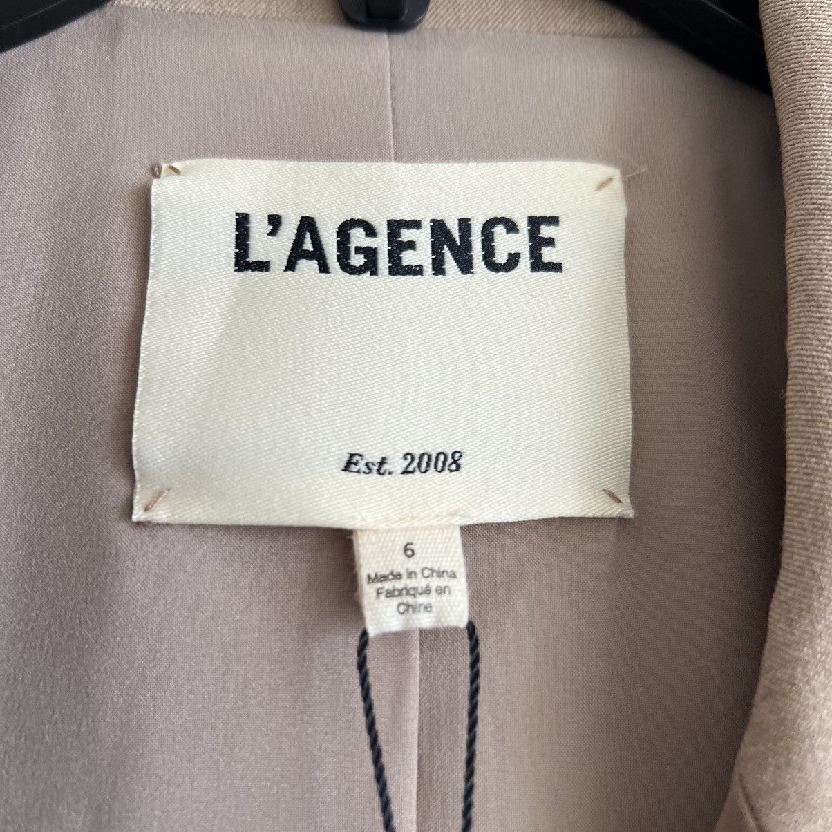 L'AGENCE LAGENCE Kenzie Cont Lapel Blazer in Mochaccino size 6 Size M / US 6-8 / IT 42-44 - 4 Thumbnail