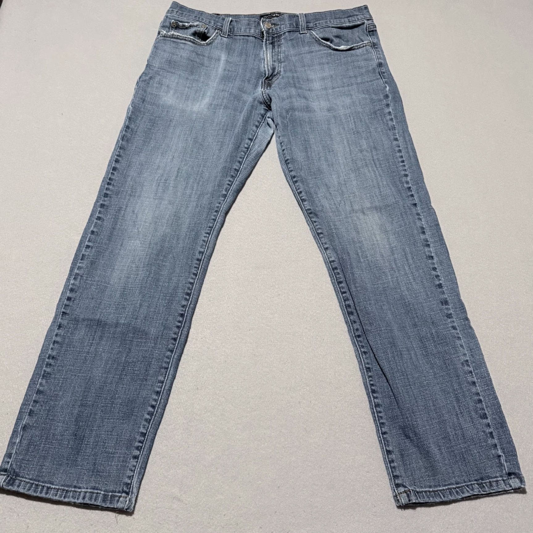 Lucky Brand Lucky Brand 221 Straight Jeans Mens Blue Medium Wash Denim Pockets - 36x32 Size US 36 / EU 52 - 2 Thumbnail
