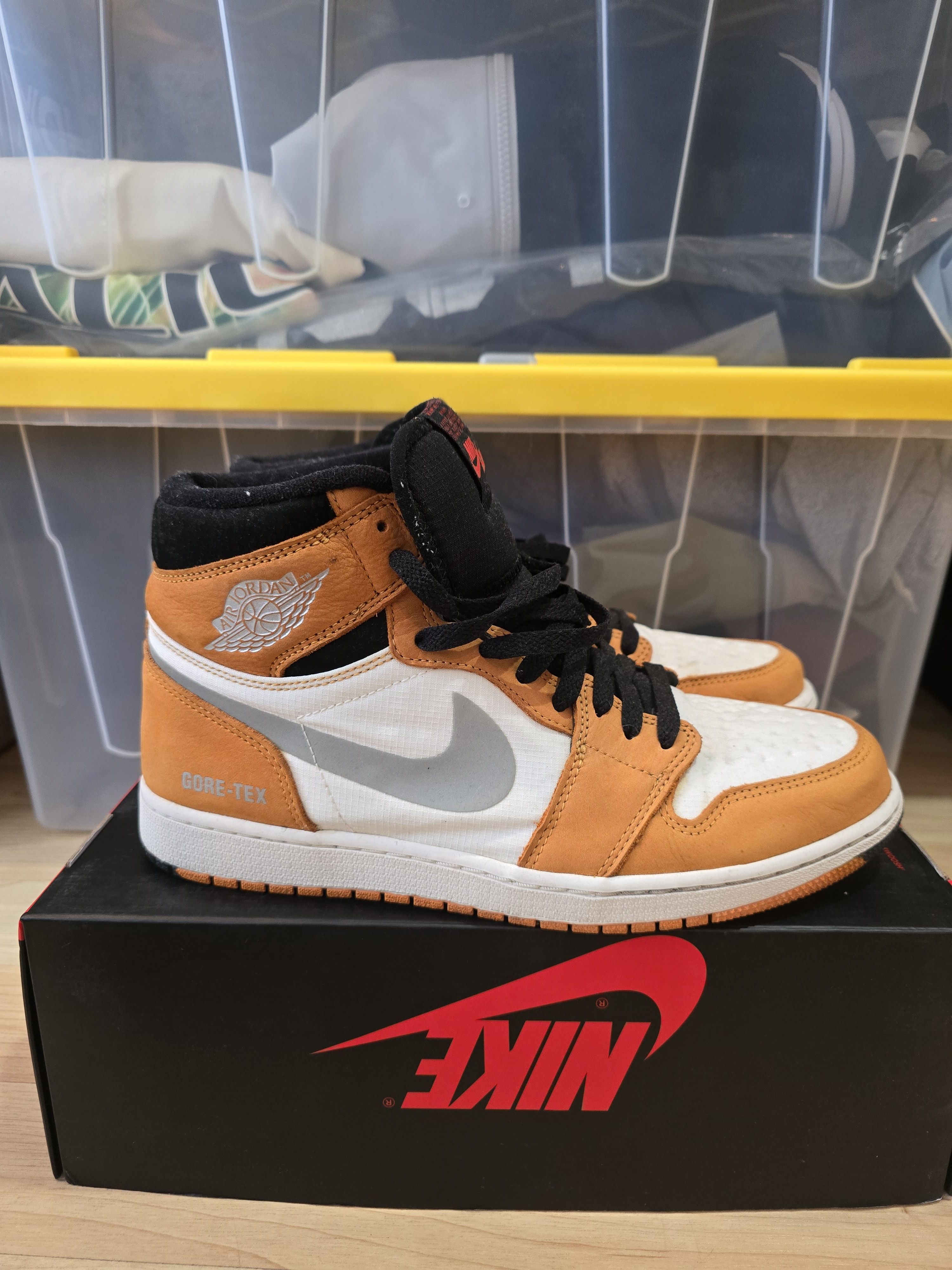 Nike Air Jordan 1 Size US 10 / EU 43 - 2 Thumbnail