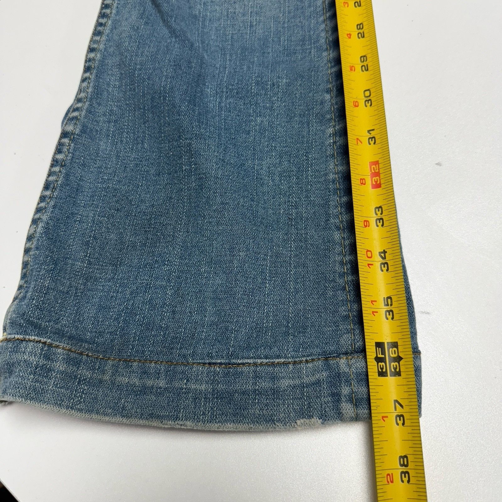True Religion True Religion Jeans Womens 26 (28x30) Blue Made in USA RN 11 Size 26" / US 2 / IT 38 - 15 Thumbnail