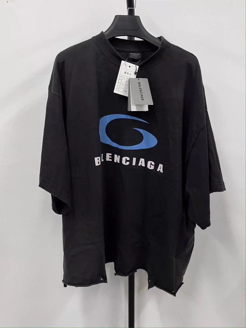 Balenciaga Balenciaga Monogram Logo Printed Crew Neck Pullover Short Size US XL / EU 56 / 4 - 1 Thumbnail
