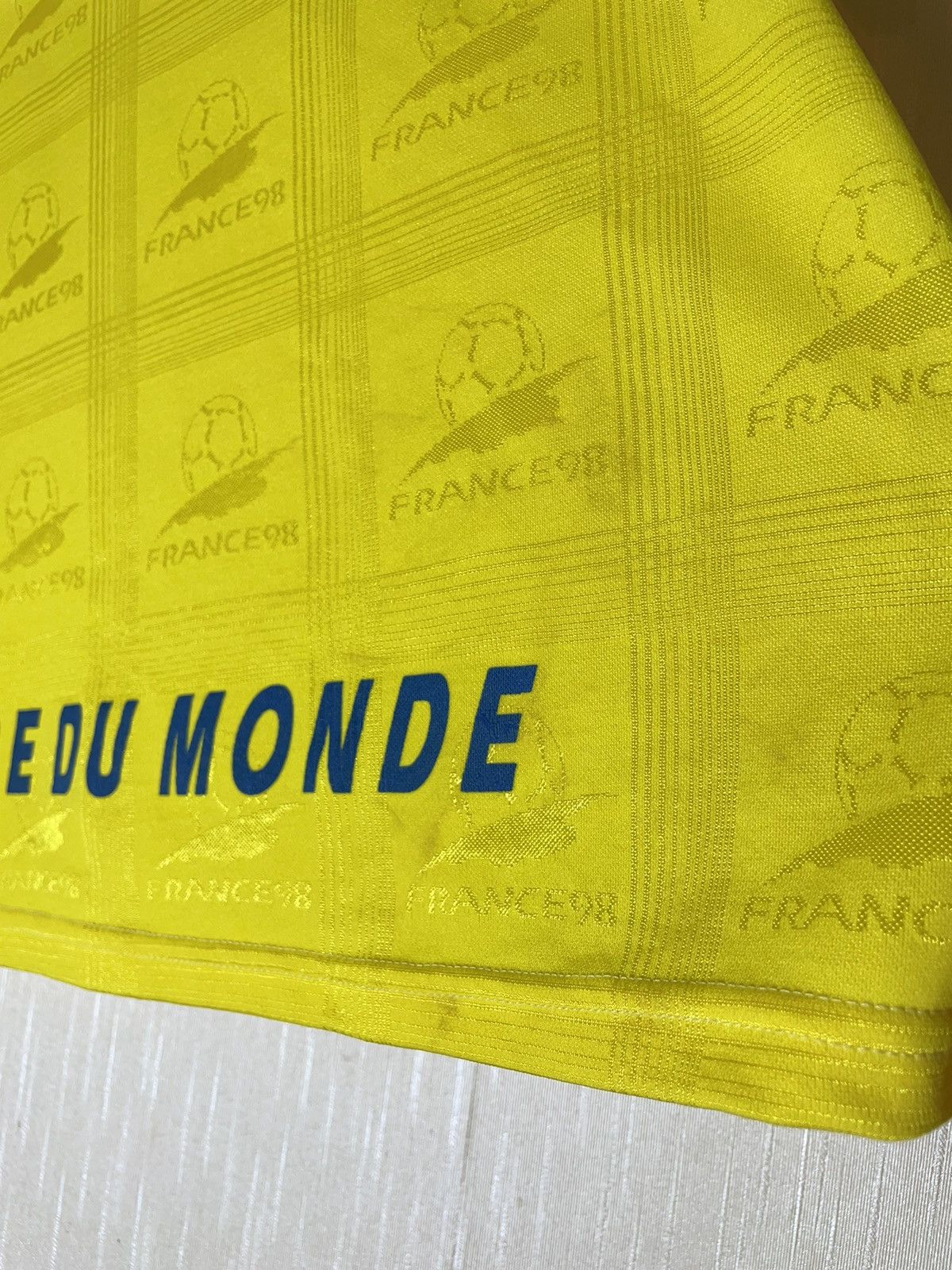 Vintage France 1998 Coupe du Monde vintage jersey Size US L / EU 52-54 / 3 - 11 Thumbnail
