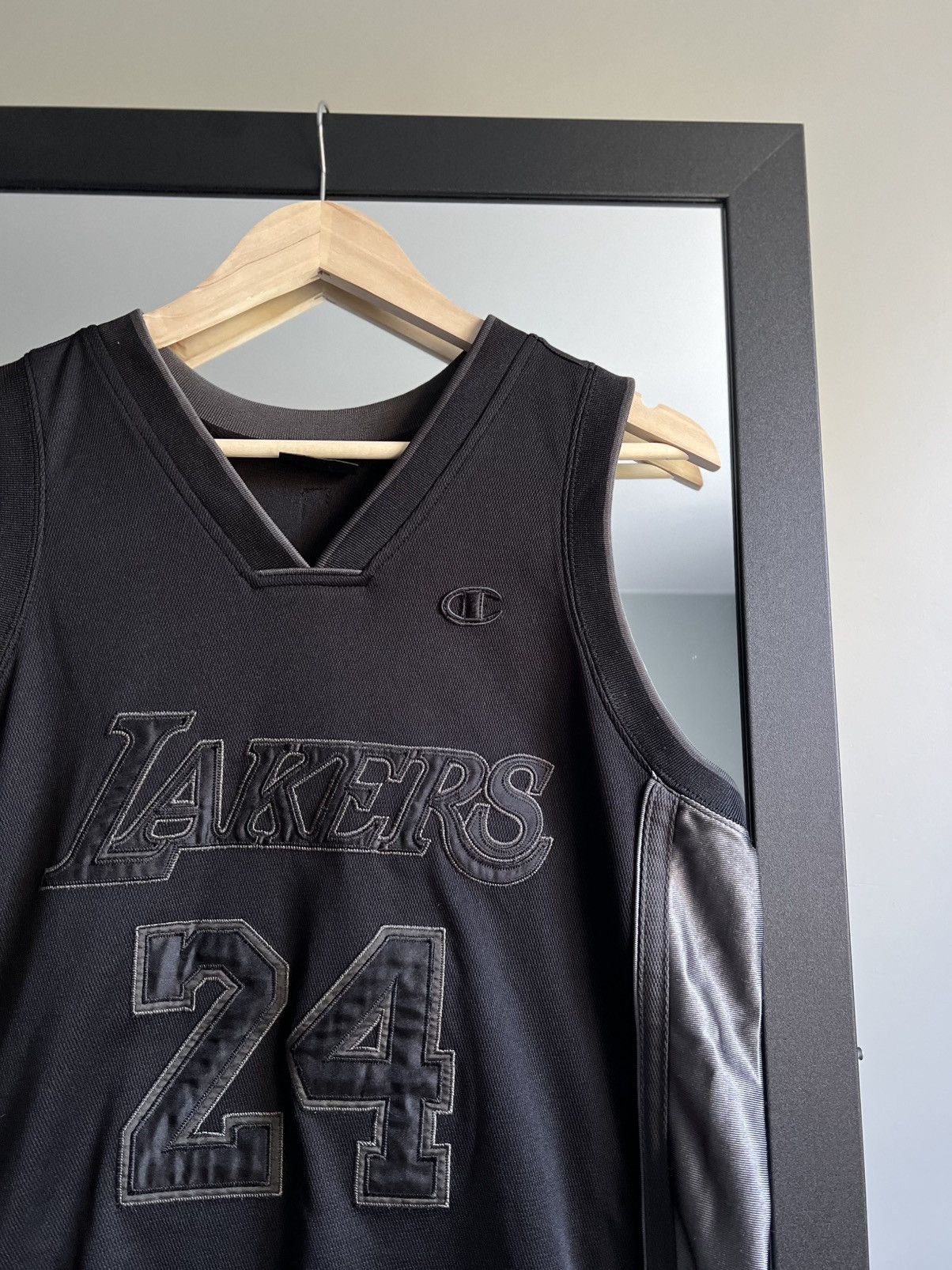 Champion RARE❗️NBA LA Lakers #24 Kobe Bryant All Black Jersey Size US S / EU 44-46 / 1 - 3 Thumbnail