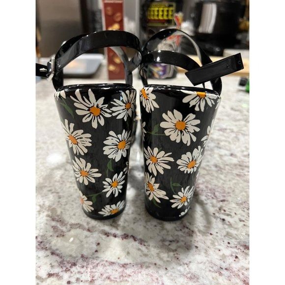 Betsey Johnson Betsey Johnson Landry Wedge In Daisy Multi‎ Print - NWOT - S Size US 8 / IT 38 - 6 Thumbnail