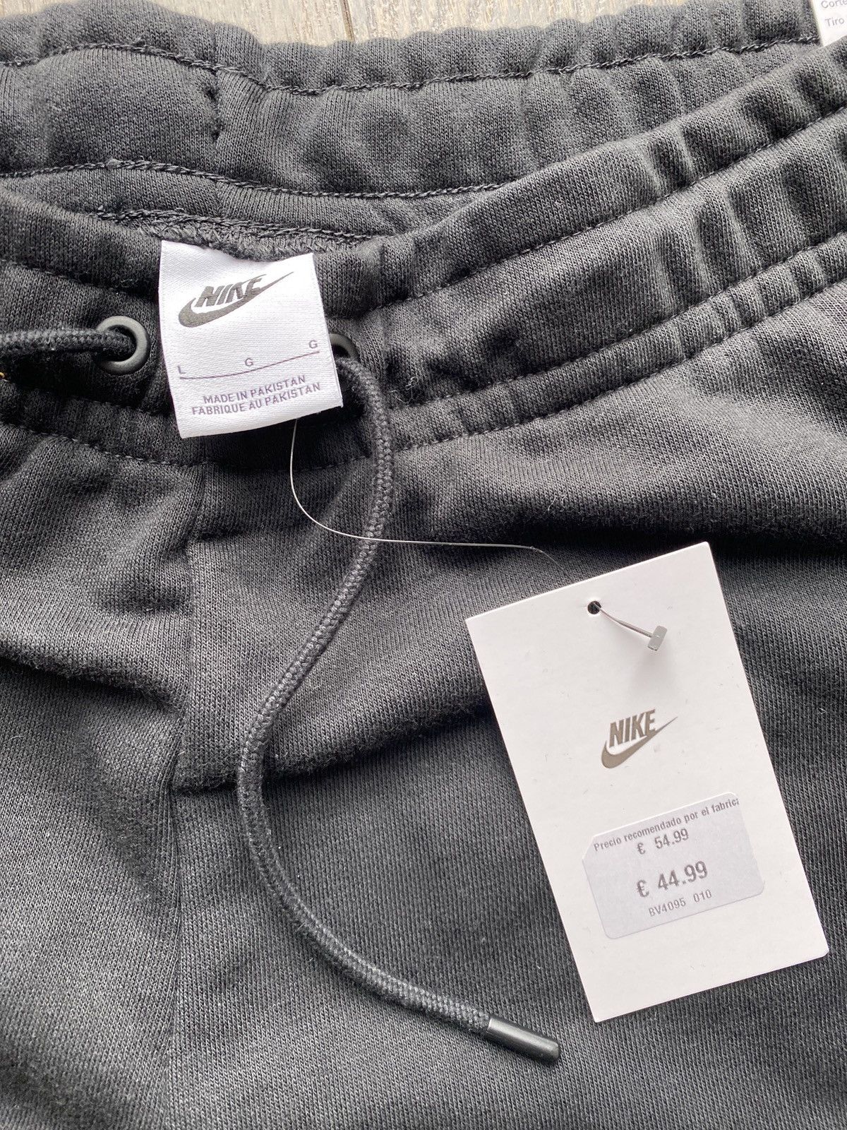 Nike Nike track pants Size US 42 / EU 58 - 3 Thumbnail