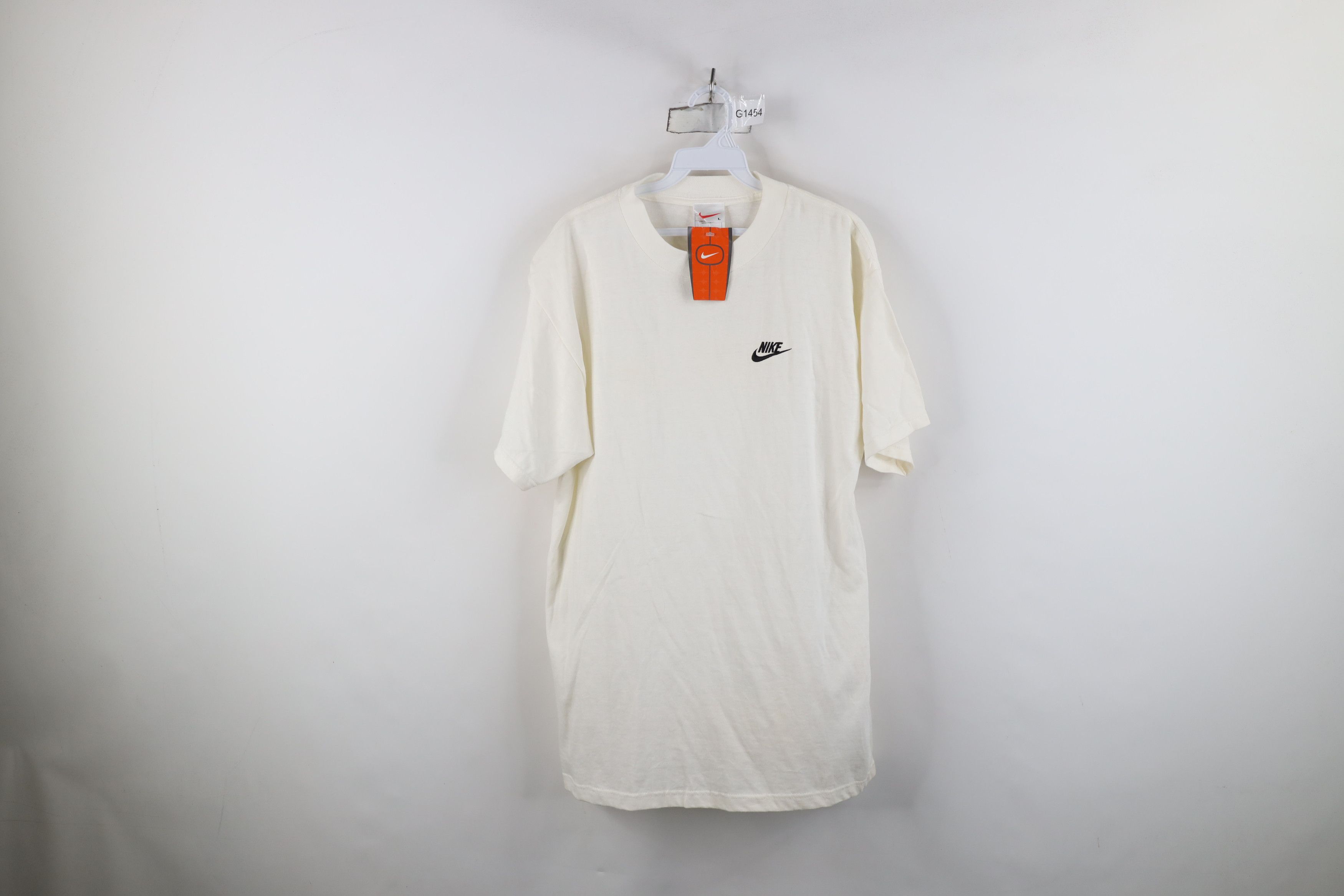 Nike Deadstock Vintage 90s Nike Scott Mini Swoosh T-Shirt White Size US L / EU 52-54 / 3 - 1 Thumbnail