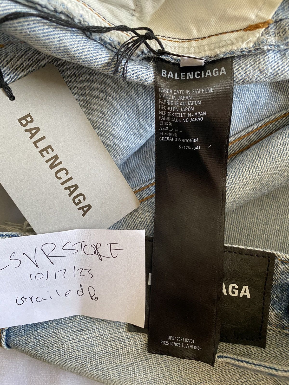 Balenciaga BALENCIAGA Destroyed Super Large Baggy Blue Jean OG size S Size US 32 / EU 48 - 18 Thumbnail