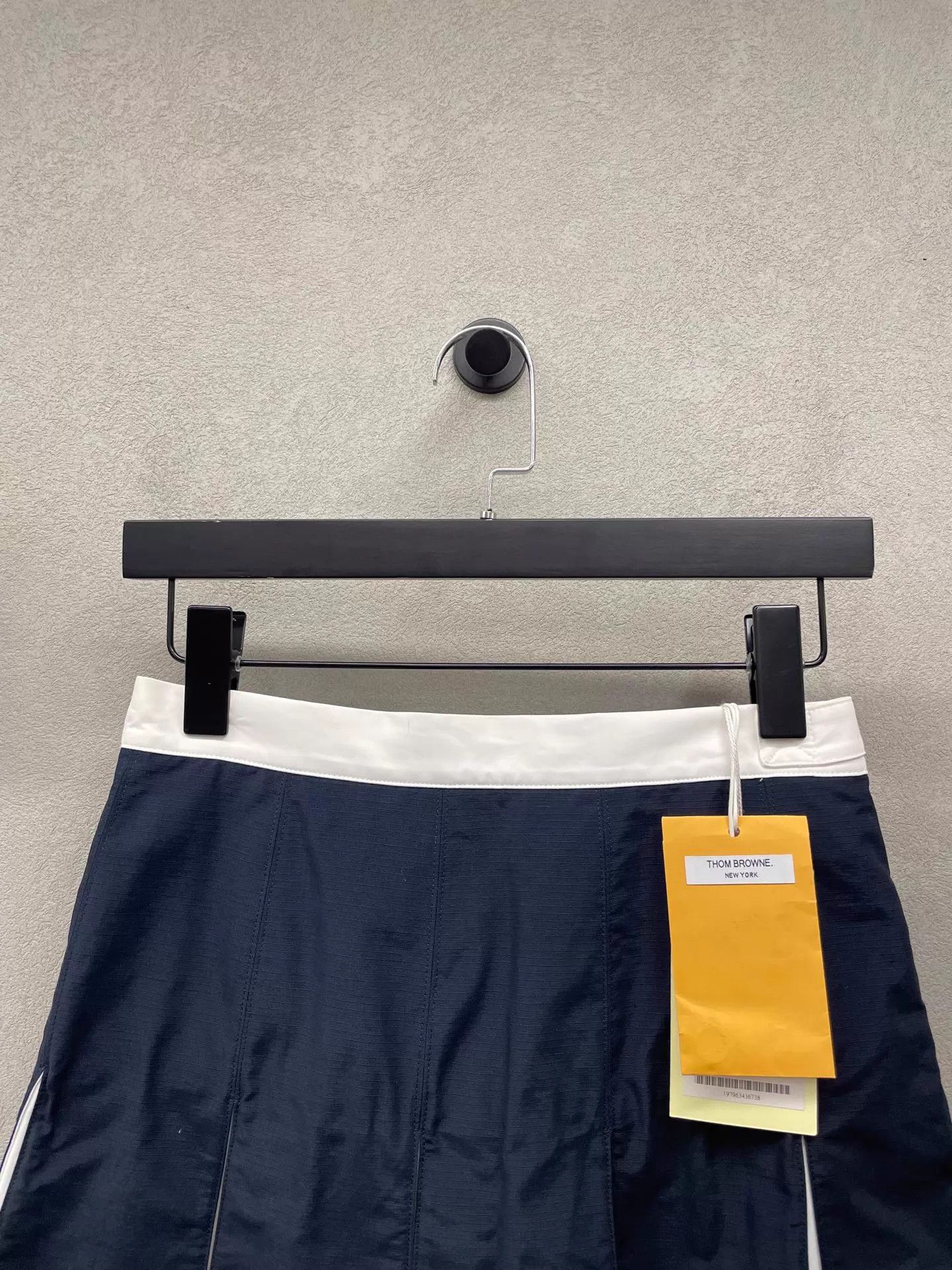 Thom Browne THOM BROWNE Preppy Button Mini Skirt Size 36 Size 25" / US 0 / IT 36 - 4 Thumbnail