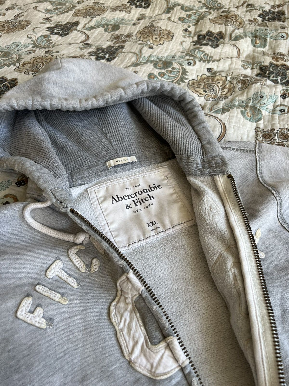 Abercrombie & Fitch Crazy Vintage Abercrombie & Fitch Faux Fur distressed Zip Size US XL / EU 56 / 4 - 6 Thumbnail