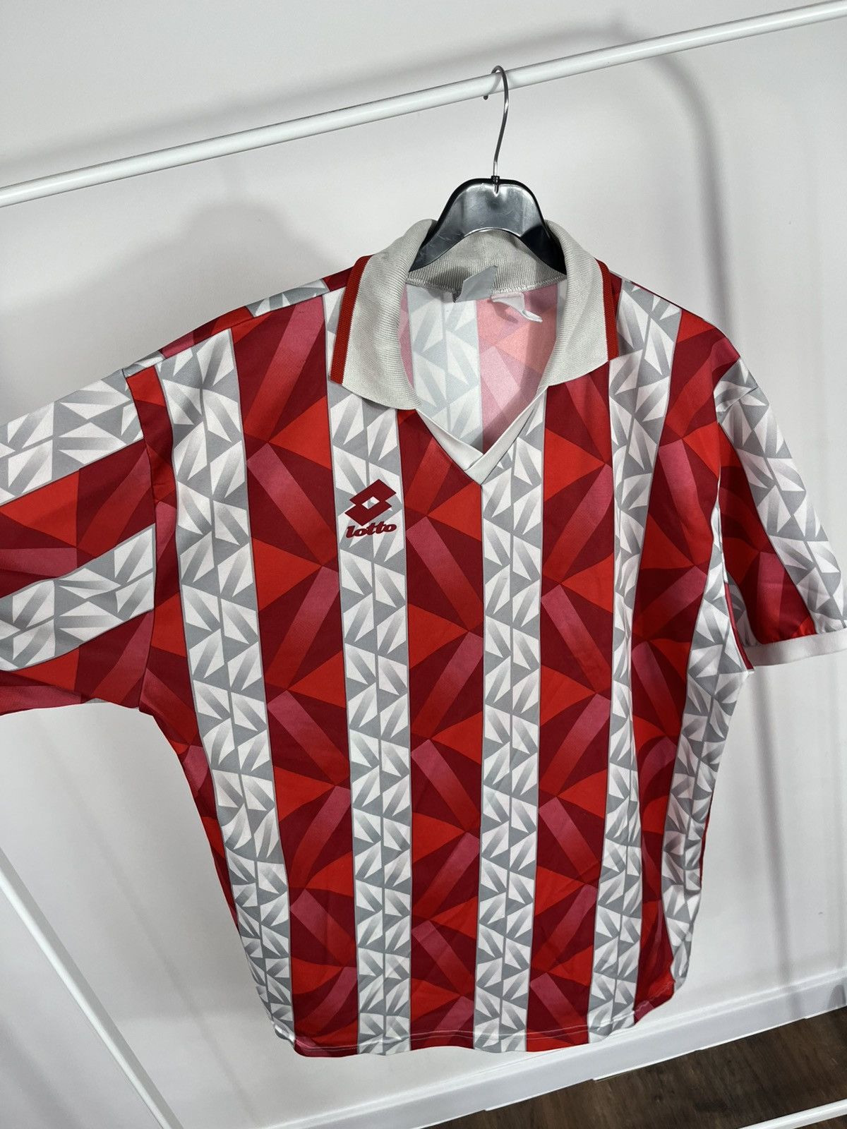 Lotto Sport Vintage Lotto Calcio Italia Red Geometric Soccer Jersey Size US XL / EU 56 / 4 - 6 Thumbnail