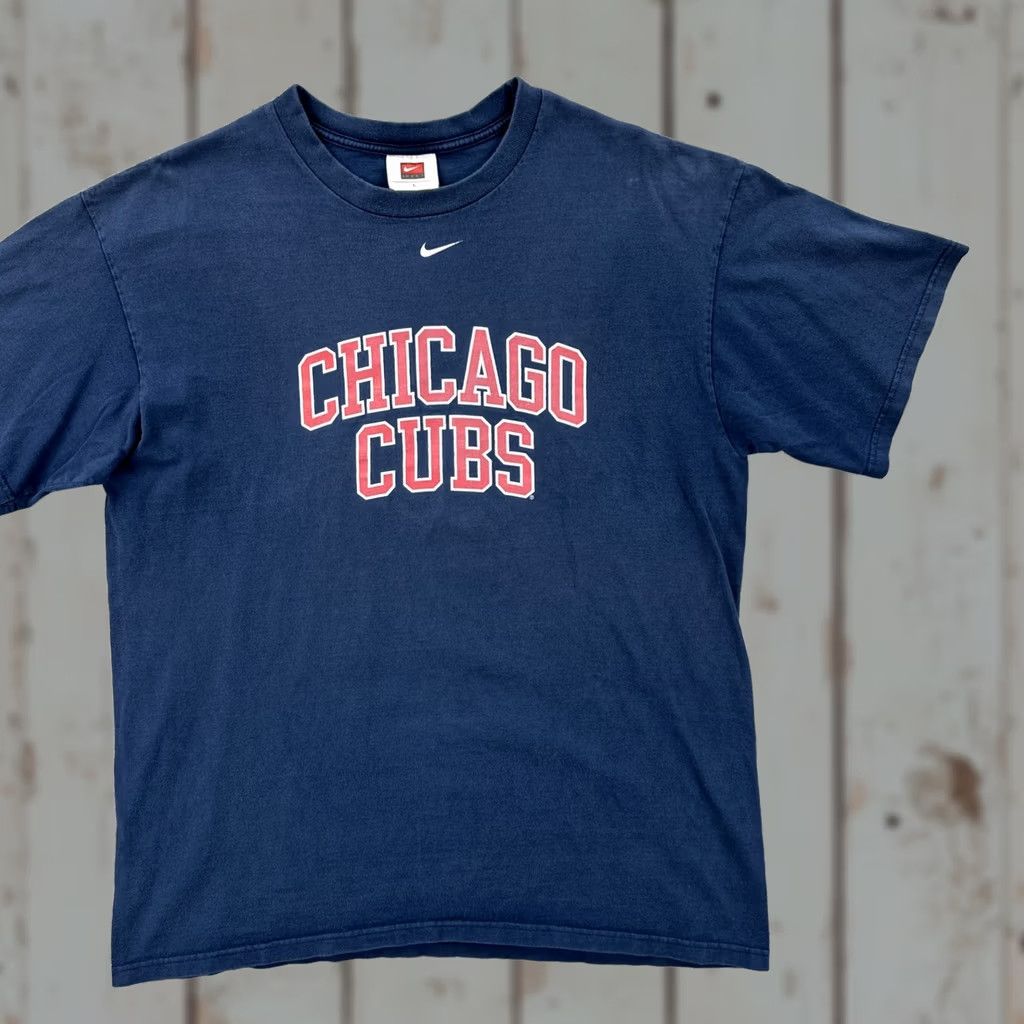 Nike VINTAGE Nike Mens Large Blue Shirt Chicago Cubs Baseball 2006 Center Swoosh Y2K Tee Size US L / EU 52-54 / 3 - 1 Thumbnail