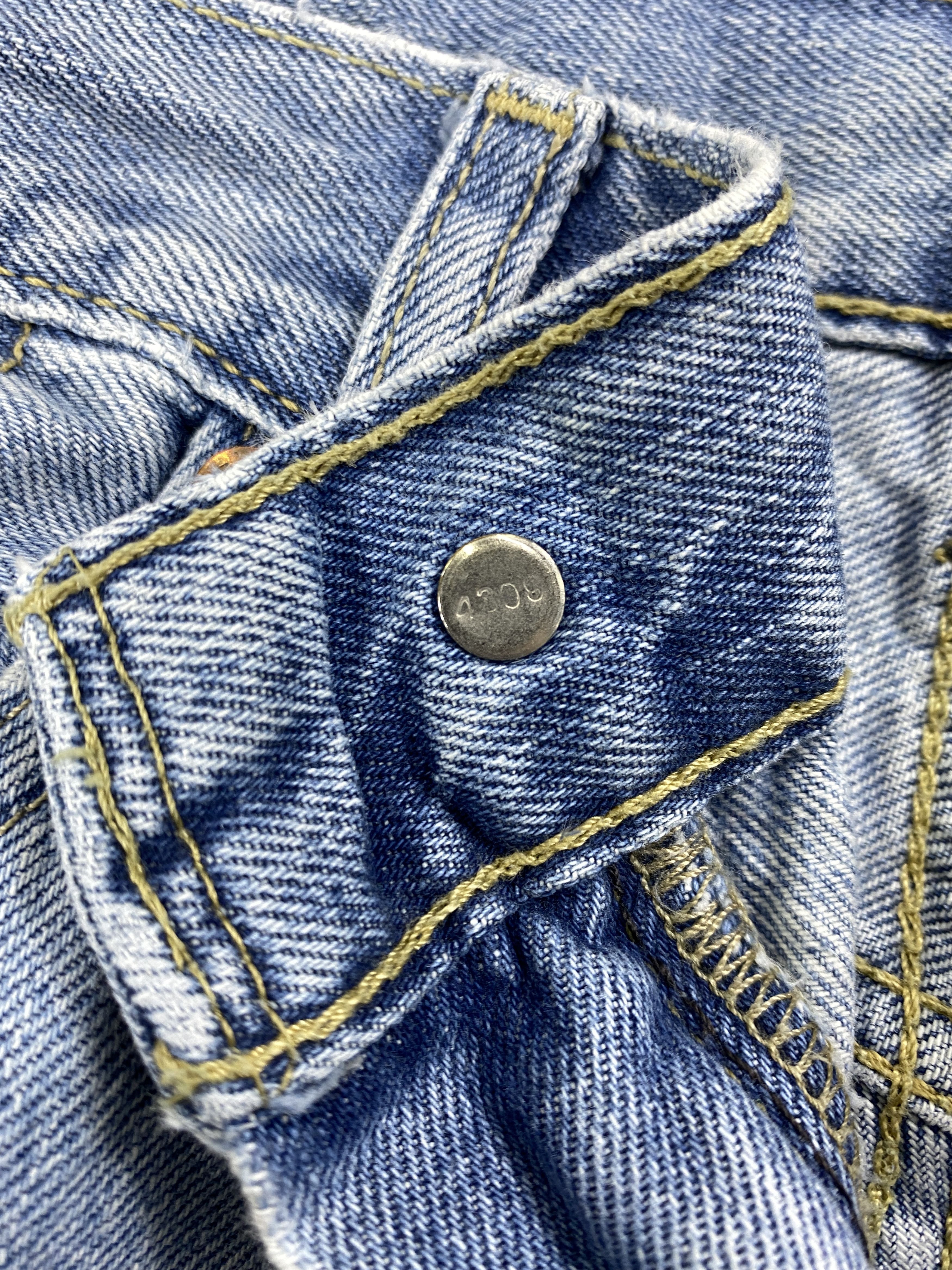 Japanese Brand Mid Blue Vintage Levi's 505 Jeans 33x29.5 Denim -SJ031 Size US 33 - 7 Thumbnail