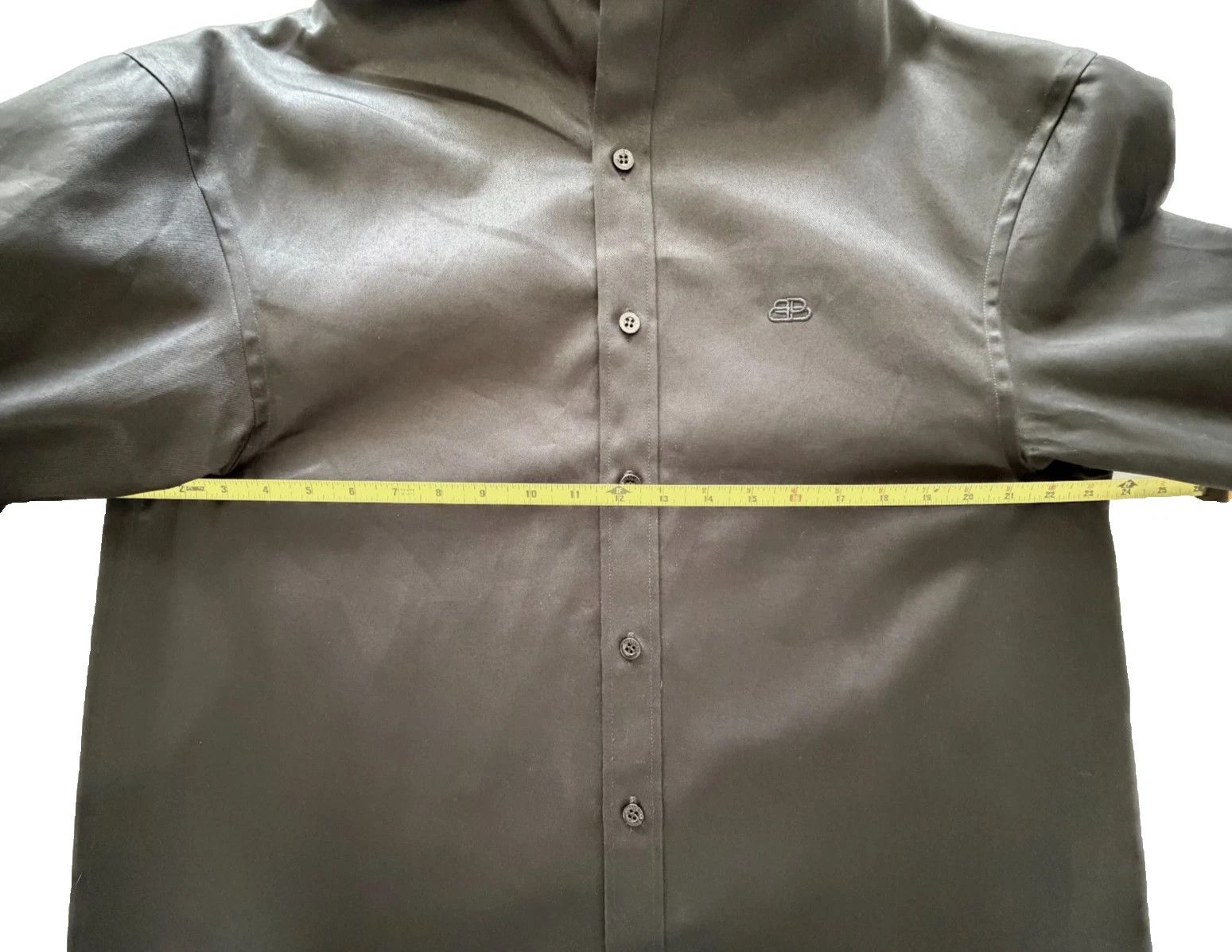 Balenciaga Balenciaga SS19 Graphic Back Button Shirt NWT FR38 Demna Size XS / US 0-2 / IT 36-38 - 4 Thumbnail