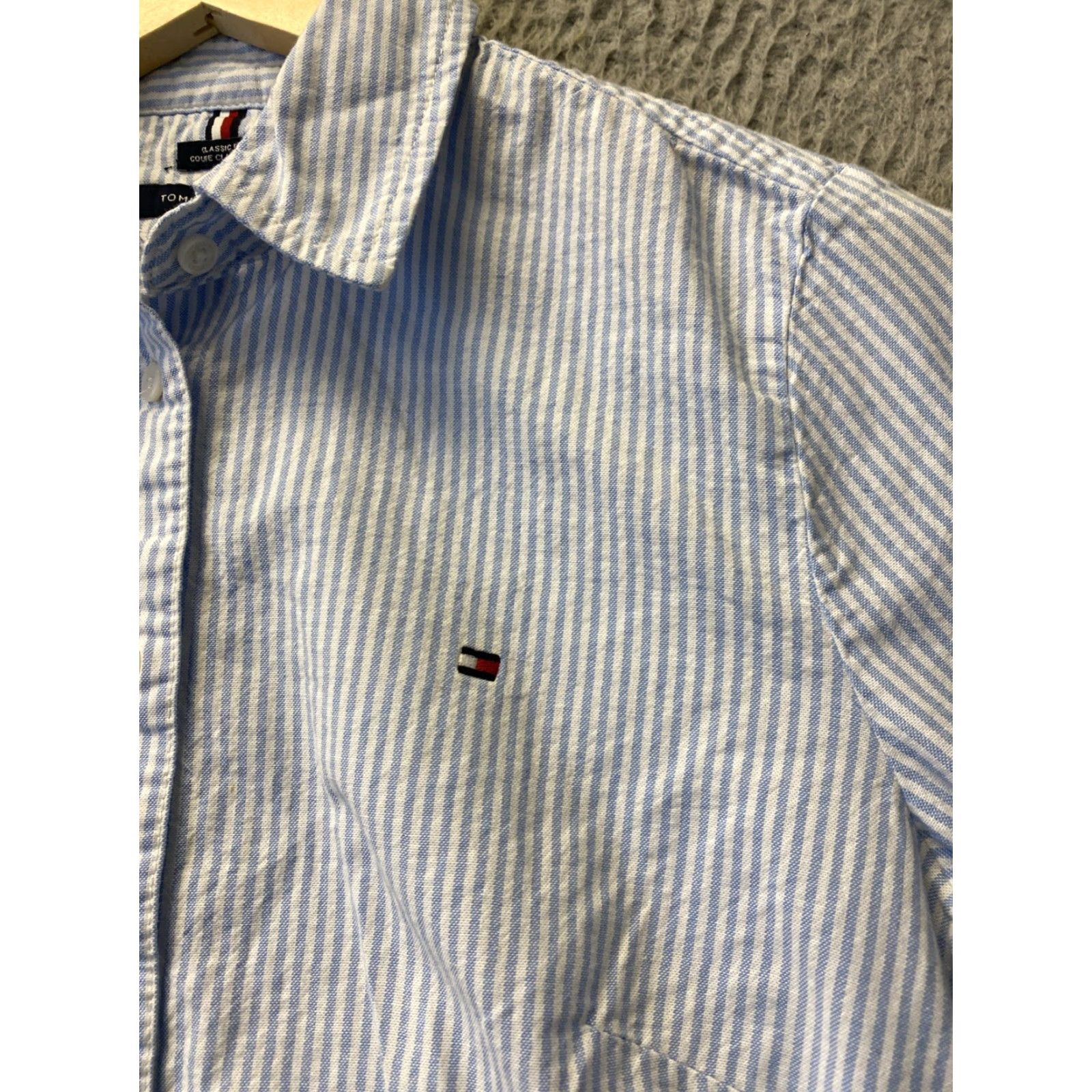 Tommy Hilfiger VINTAGE Tommy Hilfiger Women's Shirt Adult XXS Blue White Stripes Long Sleeve Button-Up Slim Fit Casual Size XXS / US 00 / IT 34 - 2 Thumbnail
