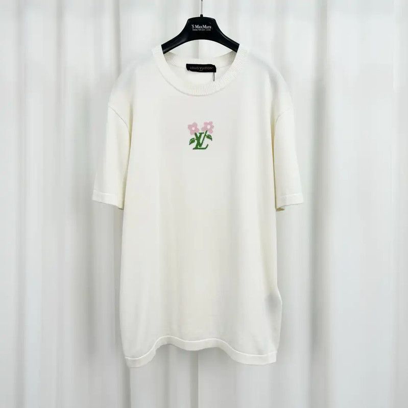 Louis Vuitton Louis Vuitton Summer Cream Cotton T-Shirt for Men 0089 Size US L / EU 52-54 / 3 - 1 Thumbnail
