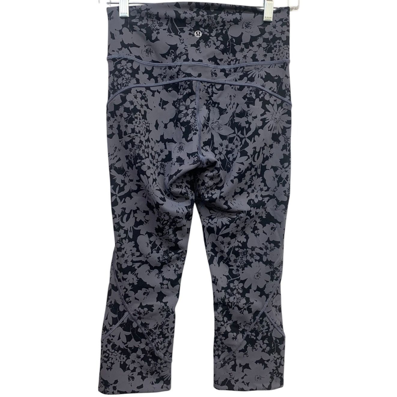 Lululemon Lululemon In Movement Crop *Everlux 19" Black SZ 6 Size 28" / US 6 / IT 42 - 4 Thumbnail