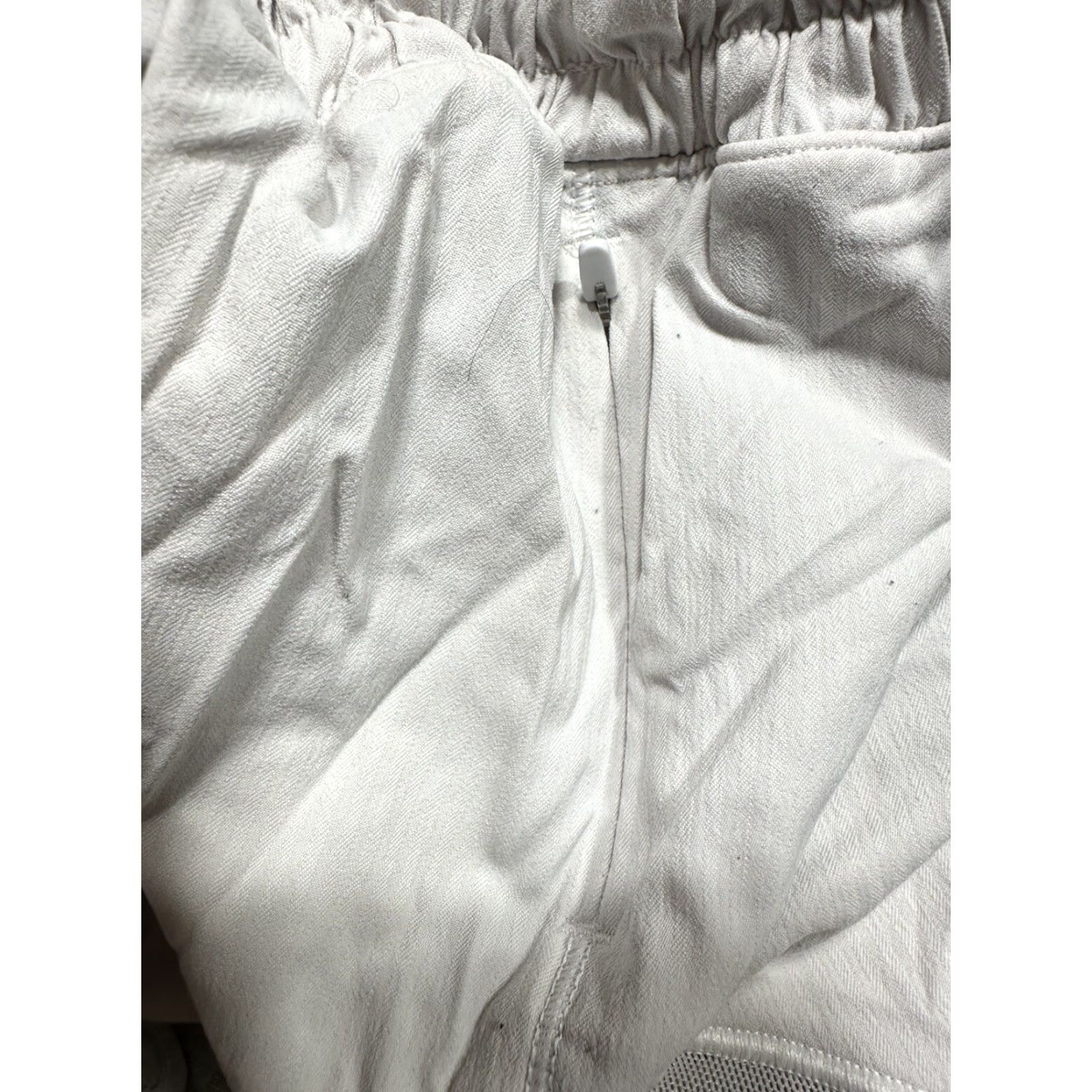 Lululemon Lululemon Hotty Hot Short II 2.5" White Size 10 W7ATGR Women's Activewear Shorts Size 32" / US 10 / IT 46 - 7 Thumbnail