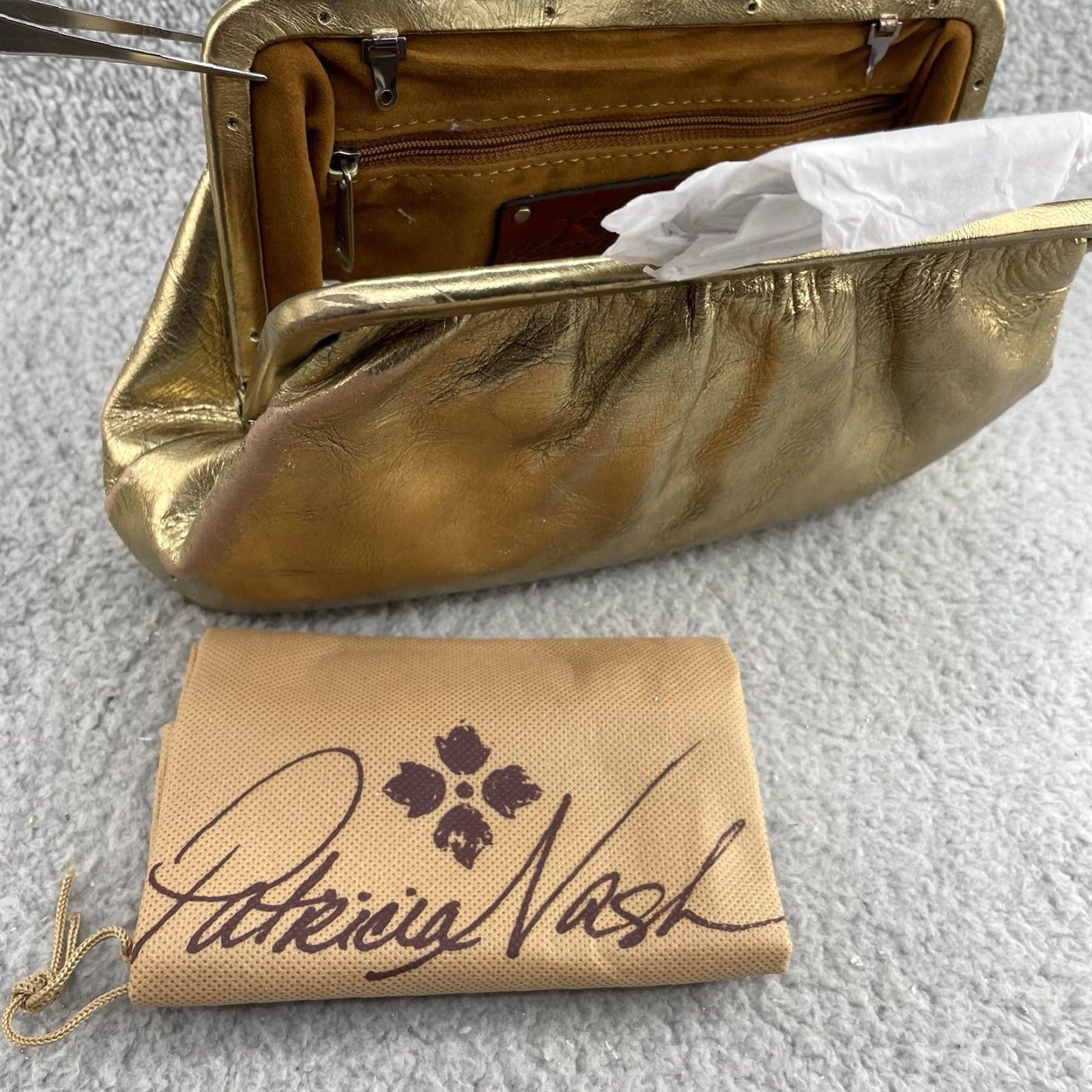 Patricia Nash VINTAGE Patricia Nash Cross Body Bag Purse Distresseed Metallic Leather Antique Gold Size ONE SIZE - 5 Thumbnail