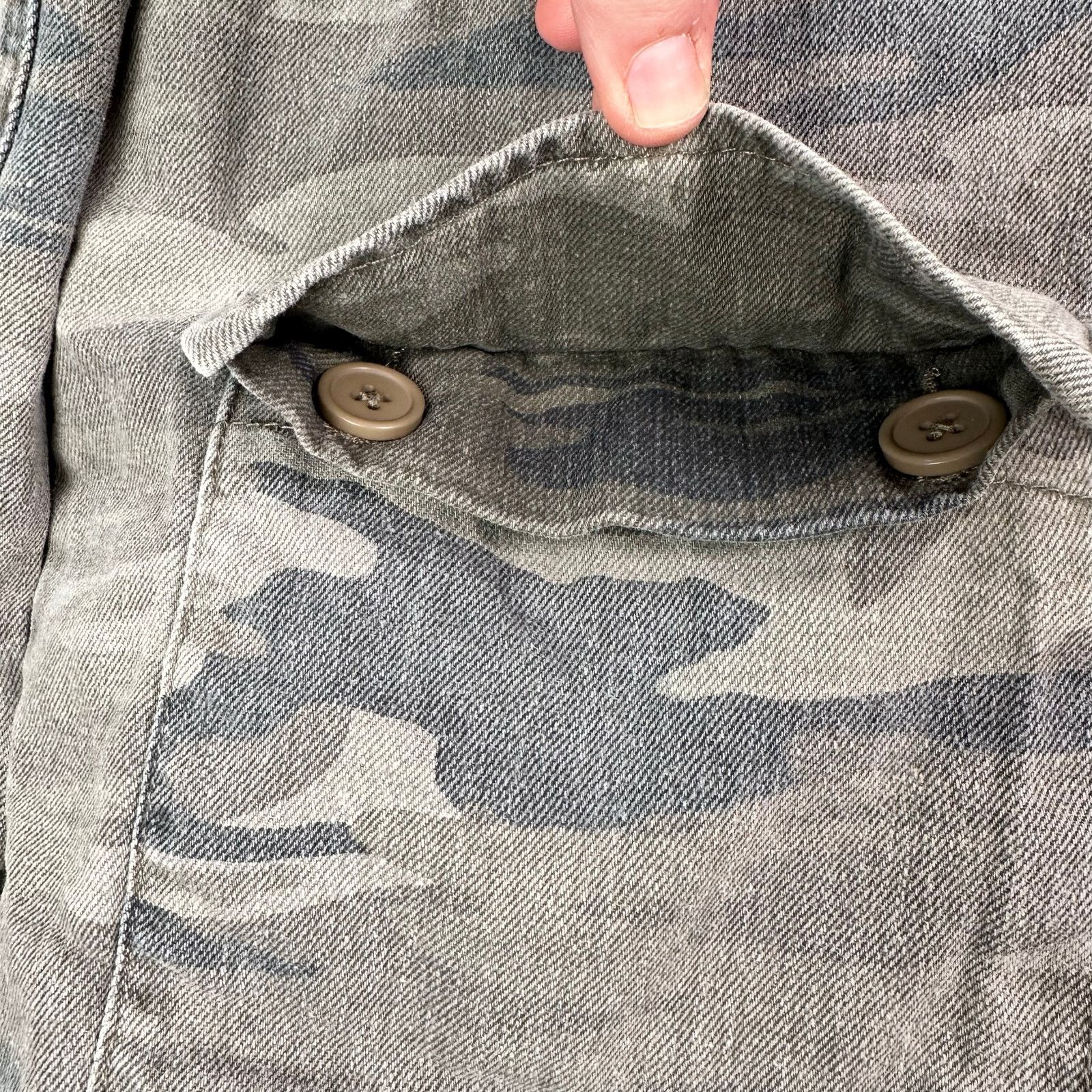 Treasure & Bond TREASURE & BOND Camo Military Style Button Up Utility Jacket Size M / US 6-8 / IT 42-44 - 8 Thumbnail