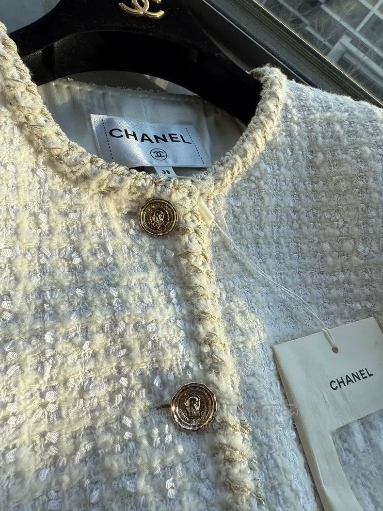 Chanel Chanel 25a white coat Size XS / US 0-2 / IT 36-38 - 3 Thumbnail