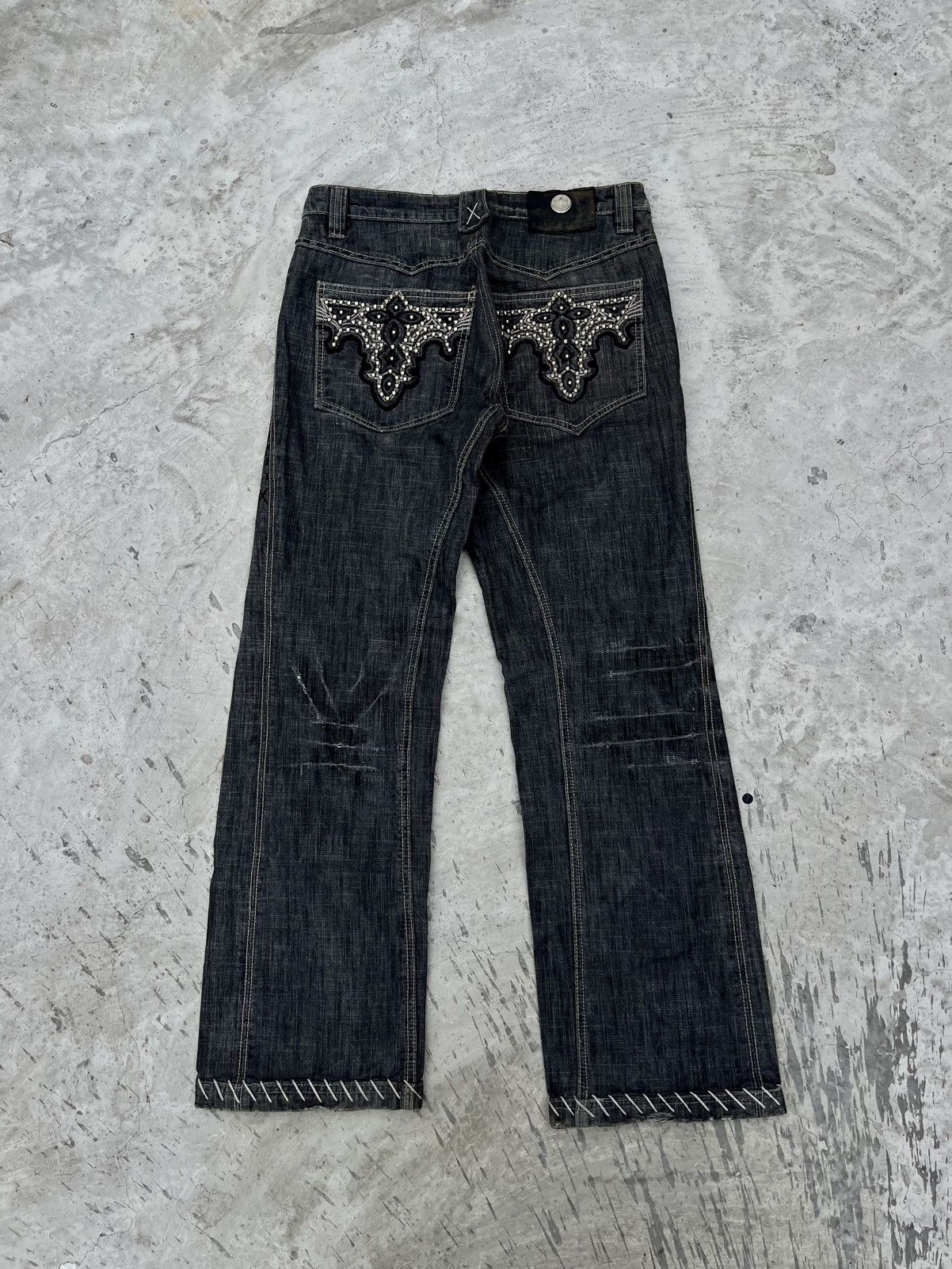 Vintage Antik Denim Studded Embroidery Distressed Jeans