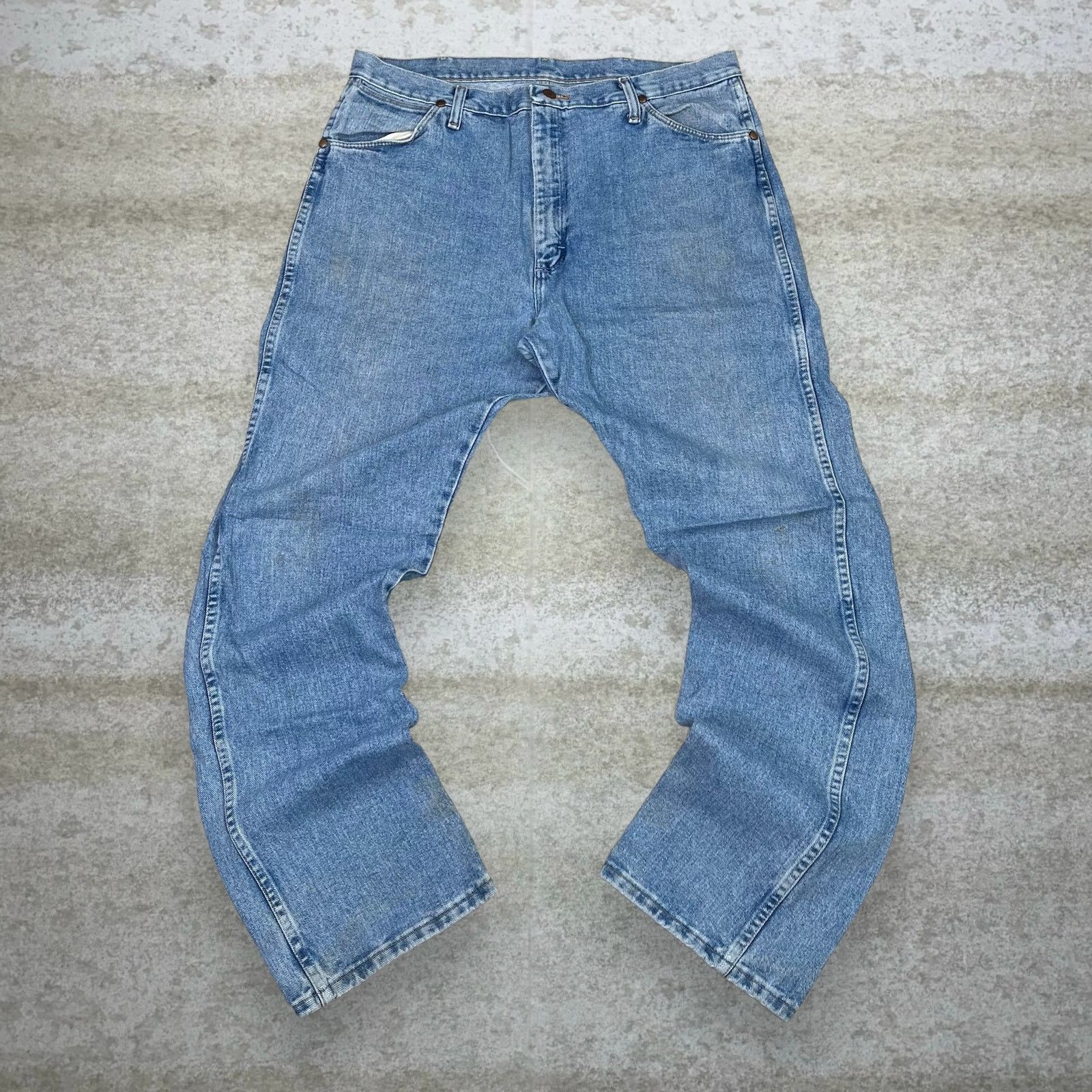 Wrangler Vintage Y2K Wrangler Work Jeans 38x34 Relaxed Fit Light Wash Size US 38 / EU 54 - 2 Thumbnail