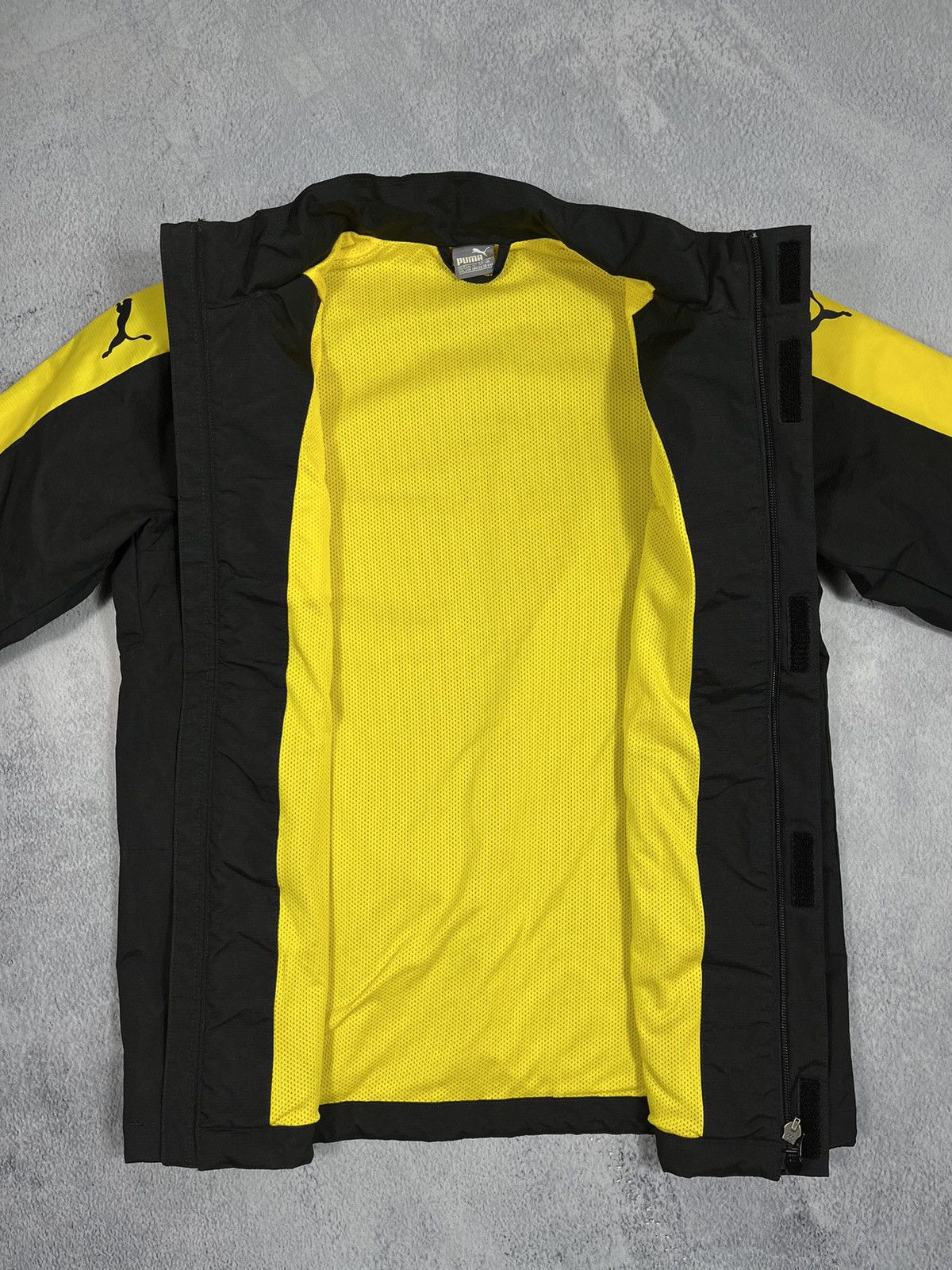 Puma Vintage Y2K Puma Borussia Dortmund big logo light jacket Size US S / EU 44-46 / 1 - 11 Thumbnail