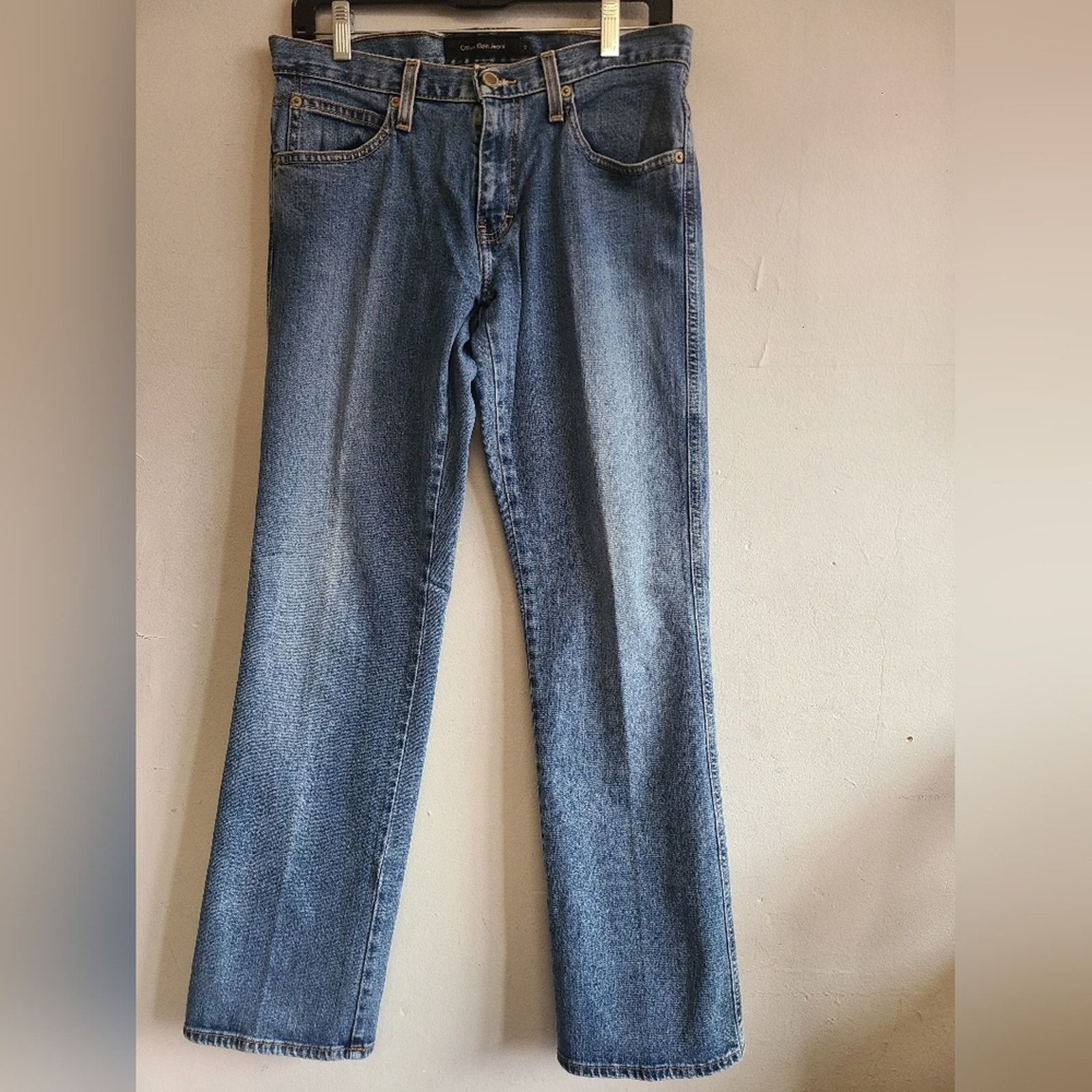 Calvin Klein Women's 6 Calvin Klein jeans medium wash denim straight leg Size 28" / US 6 / IT 42 - 1 Thumbnail